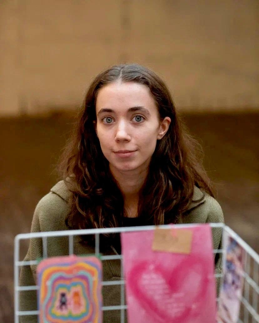 CV. Мультидисциплинарная художница