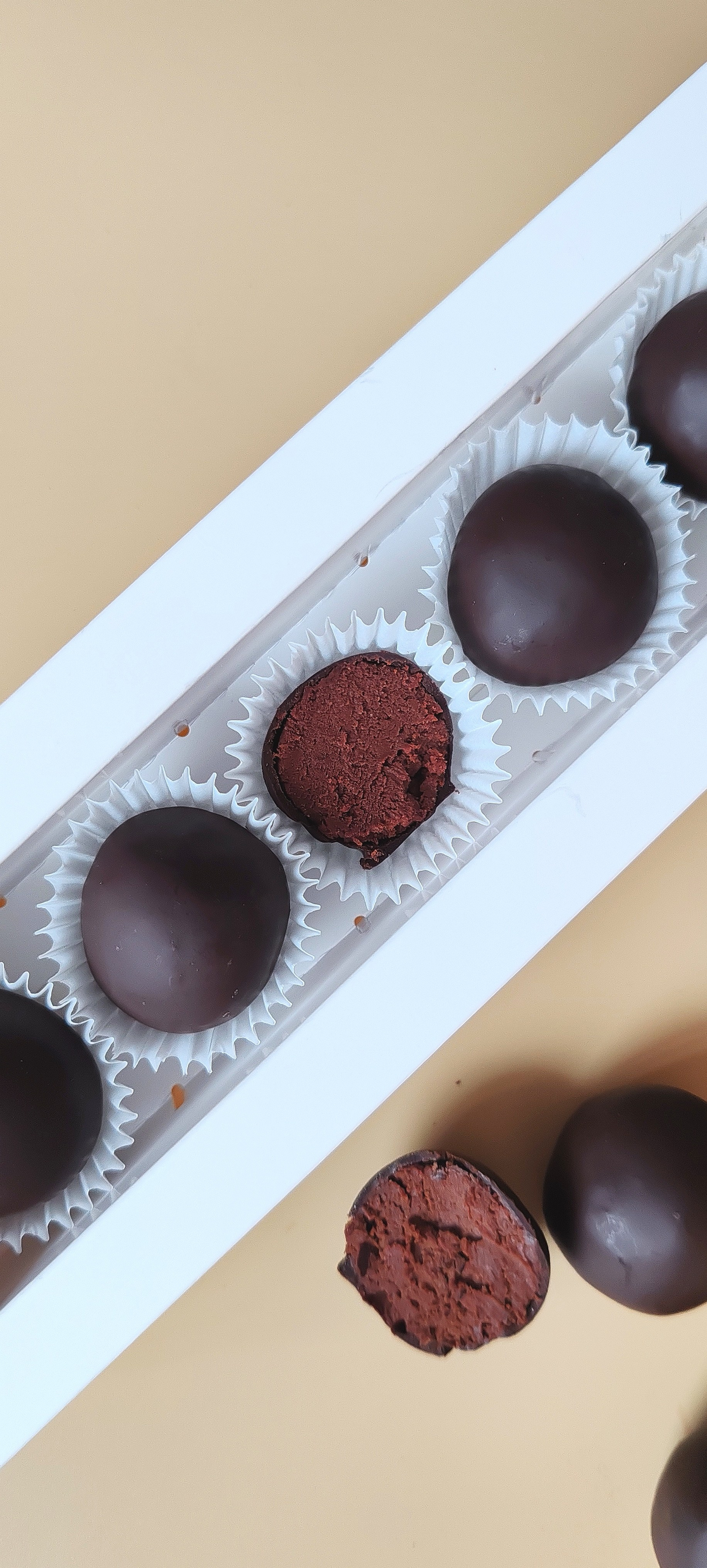 Белковый брауни с черной смородиной. Чисто поле