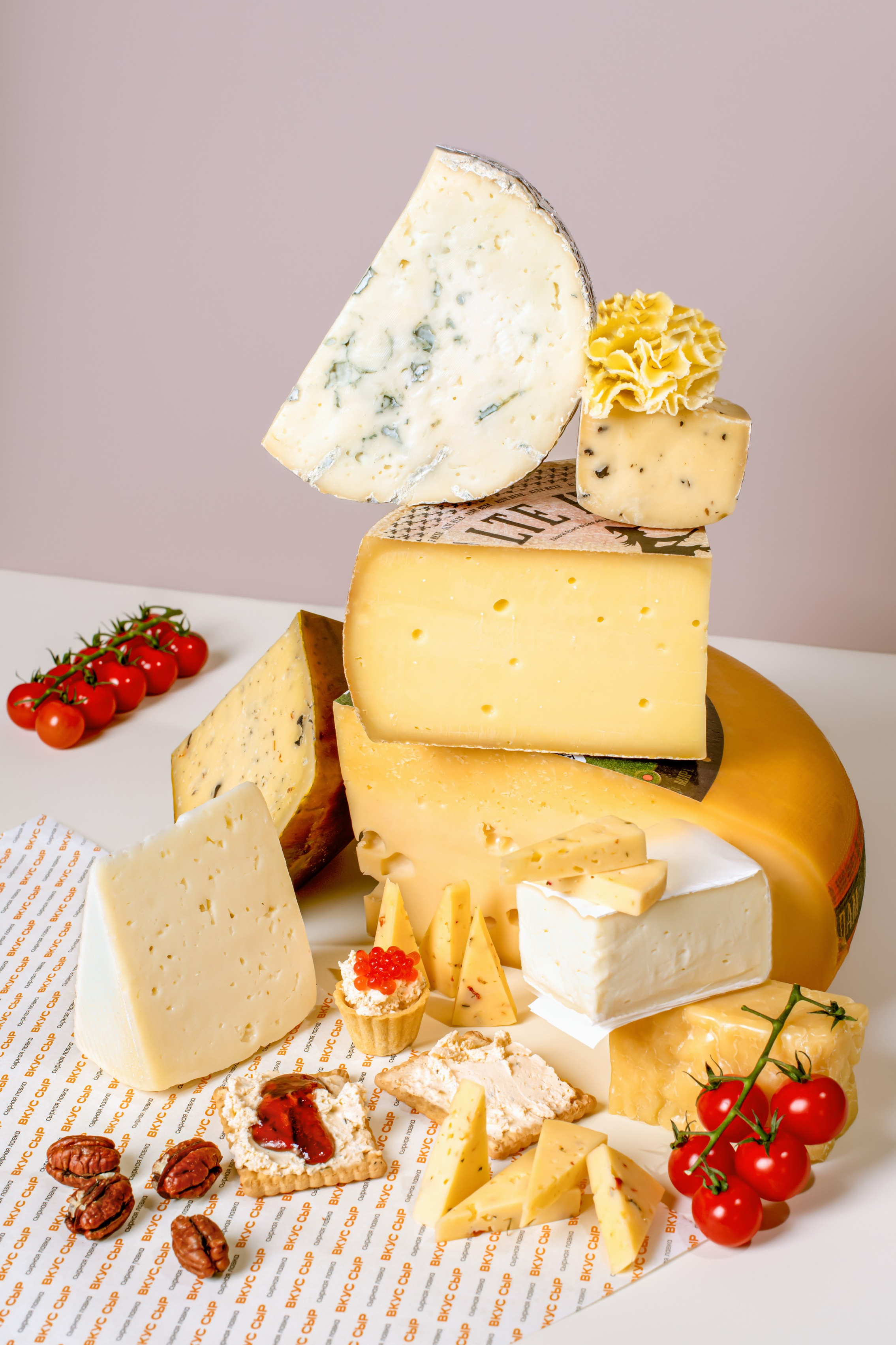 Творческое фото премиумных сыров для магазина Вкус Сыр