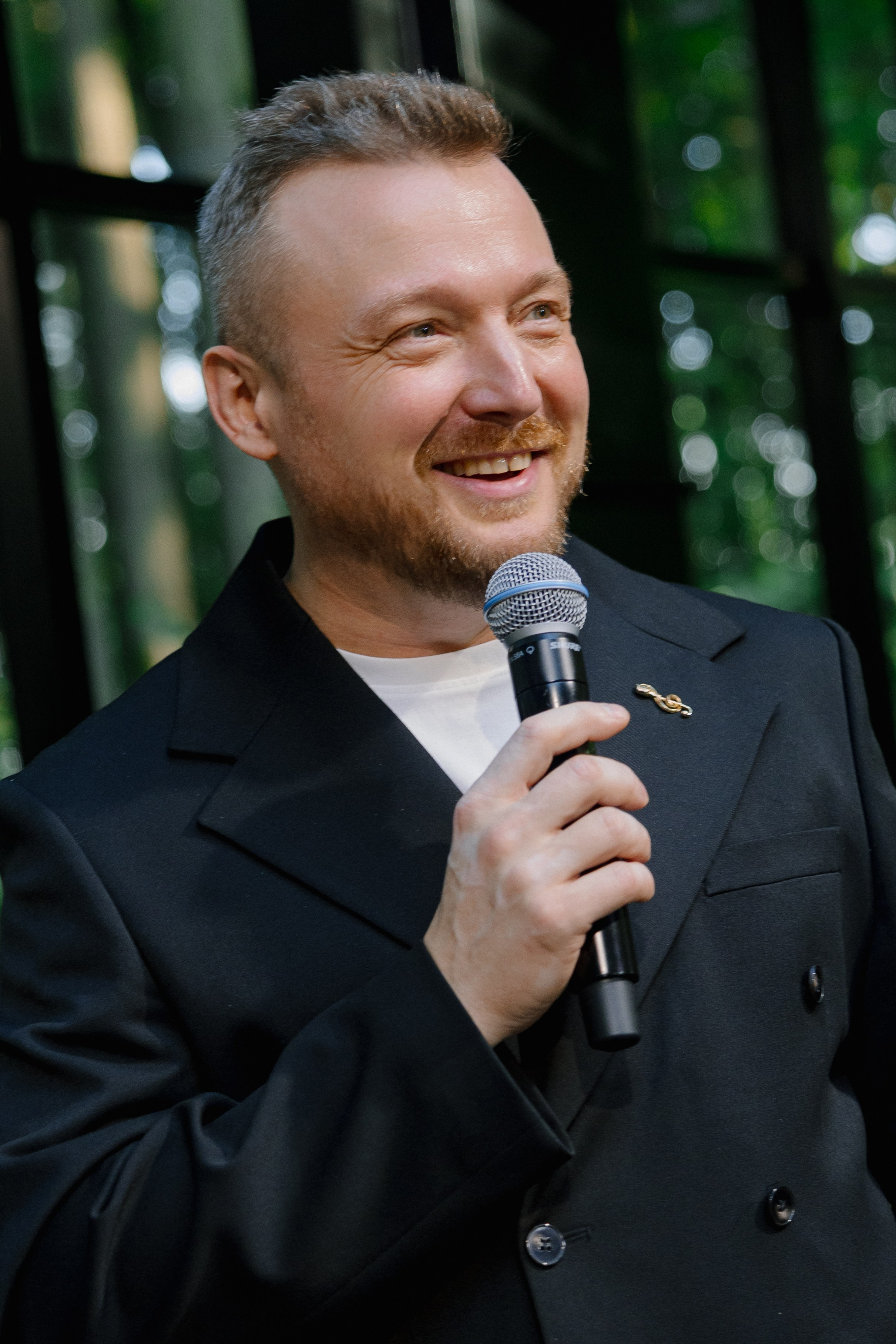 Ведущий Сергей Рябинин во время мероприятия