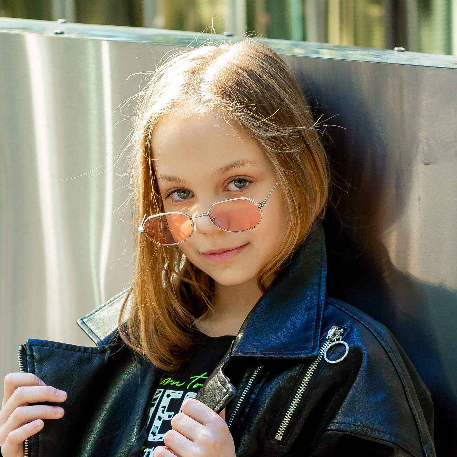 Модели дети, способные добавить радость и игривость в ваши снимки.