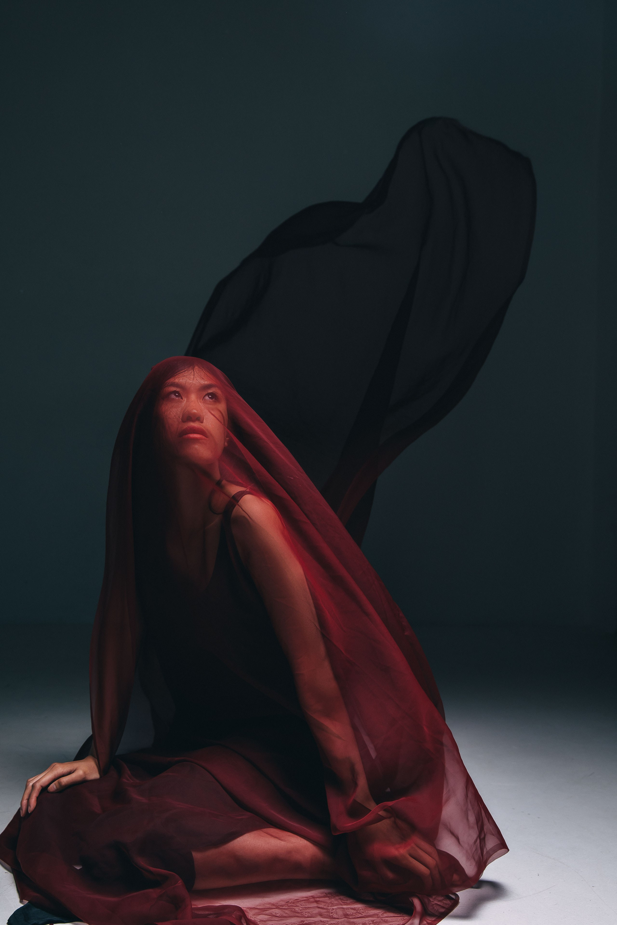 Эми. Мультиэкспозиция и ткань. Фотограф в Санкт-Петербурге Алена Сертакова