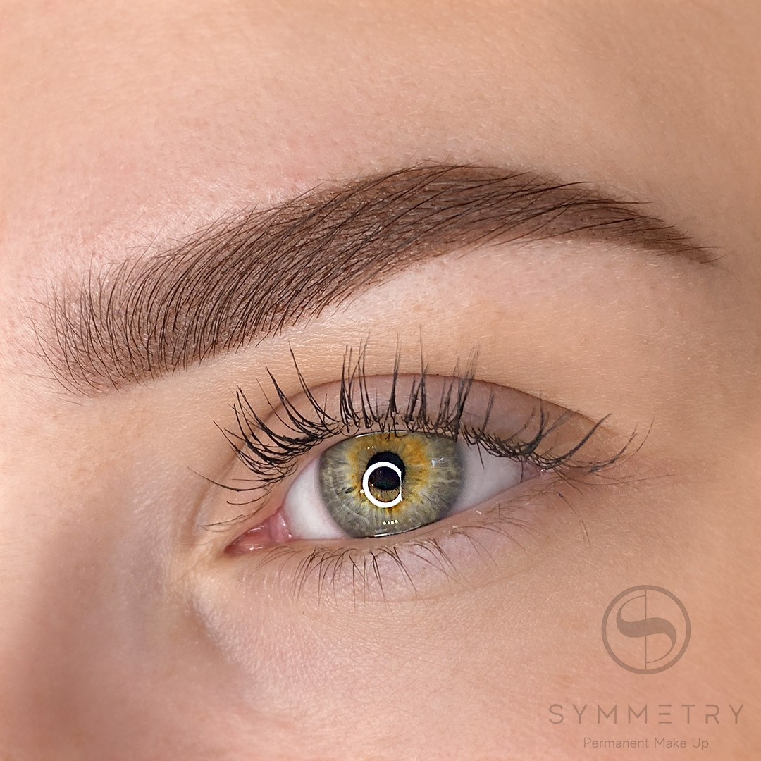 Брови эффект хны