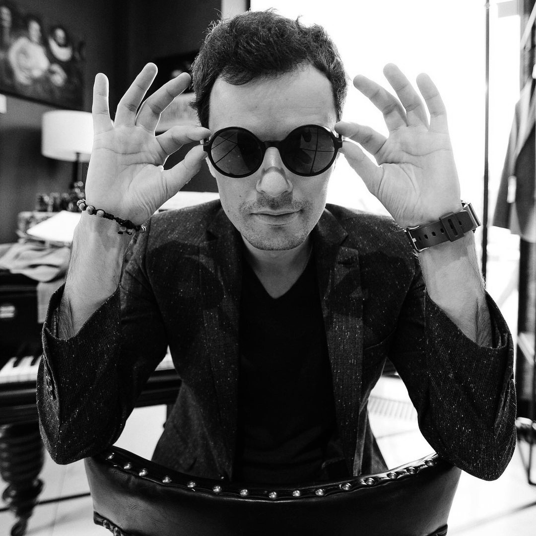 Юрий Марилов - профессиональный школьный фотограф в Москве и Тюмени.