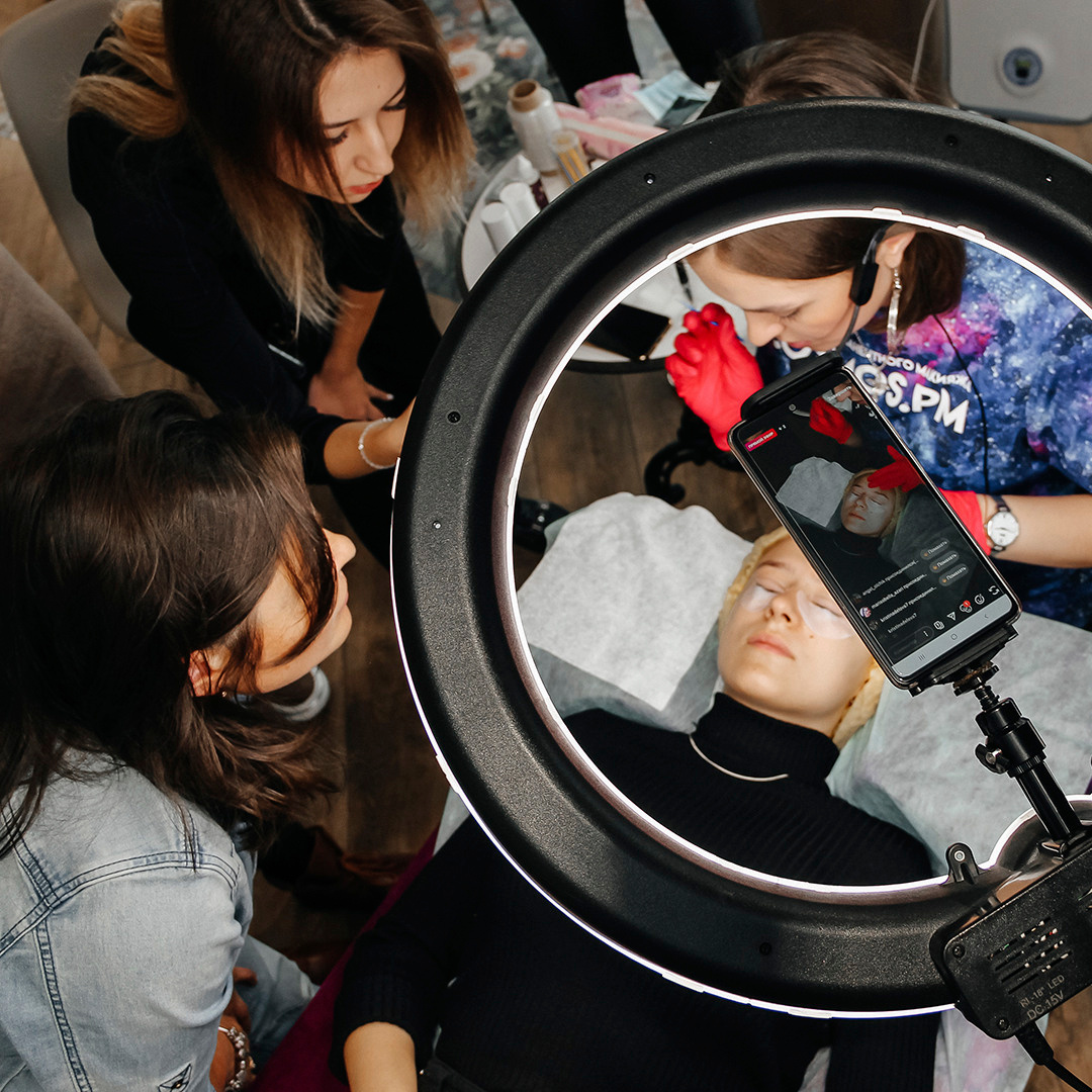 PM.COSMOS (Маргарита Вольхина, мастер перманентного макияжа). Свадебный и Семейный фотограф Свекрова Ольга