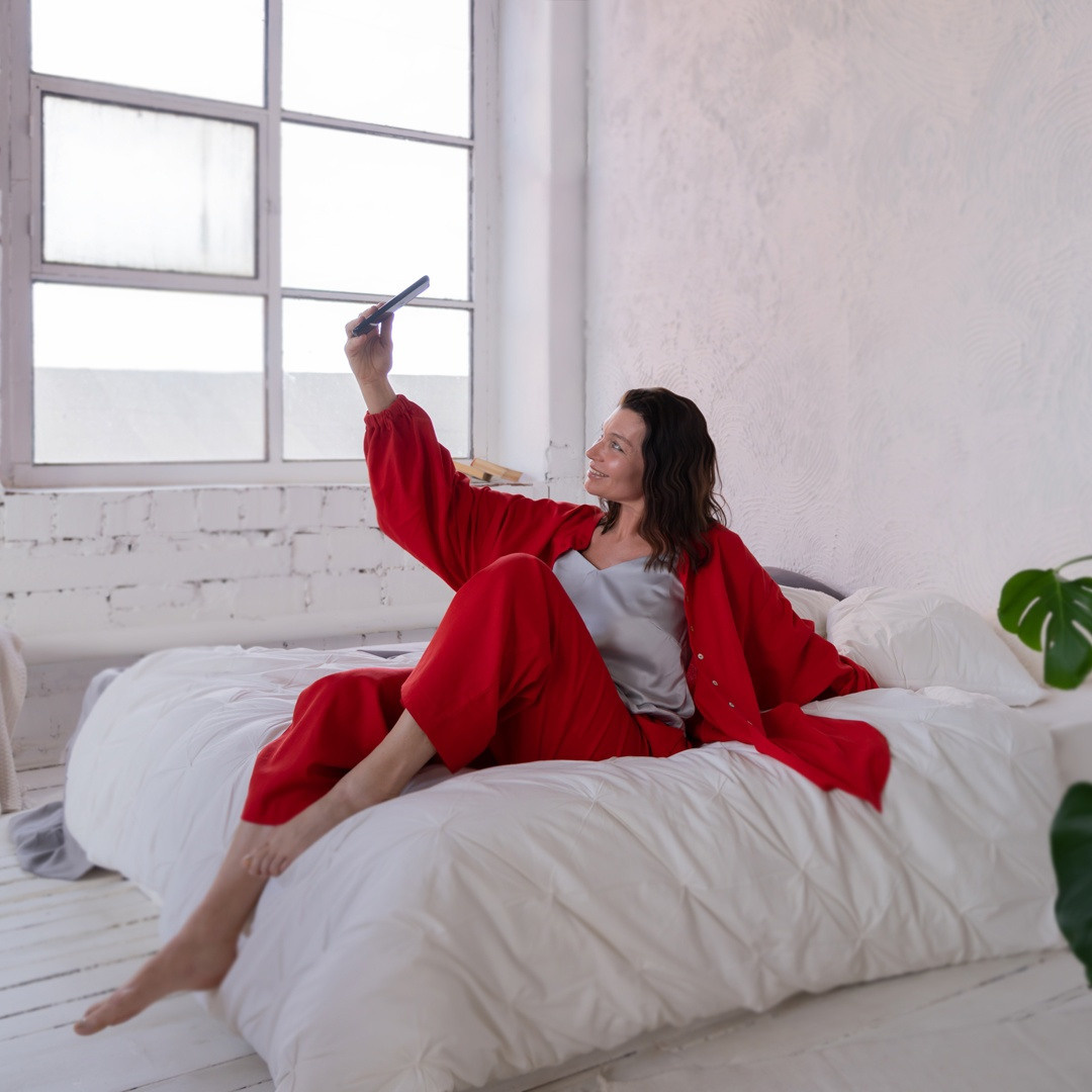 Контакты. Алёна Sлавина — бренд женской одежды из Петербурга