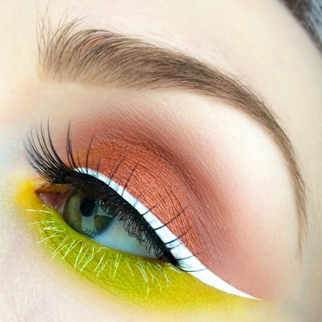 A proper makeup artist portfolio. Useful tips