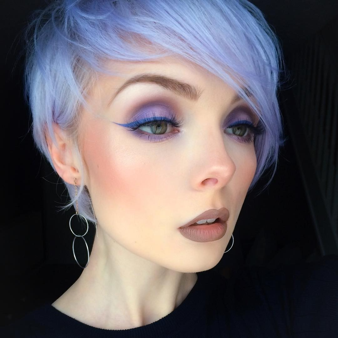 A proper makeup artist portfolio. Useful tips