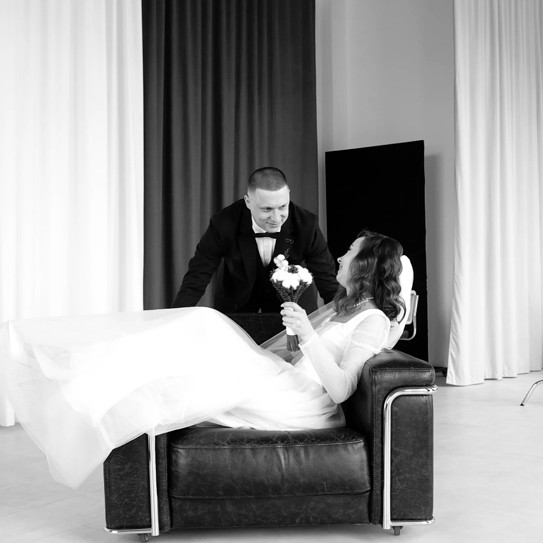 Цены на свадебную видеосъемку в Омске. Свадебный видеограф в Омске Мирошниченко Максим