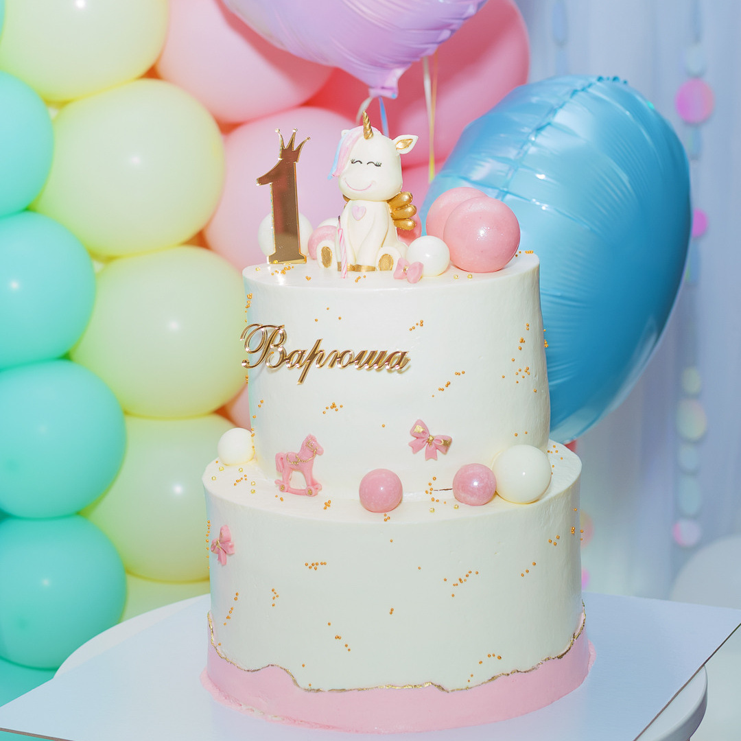 Двухъярусный торт на детский день рождения