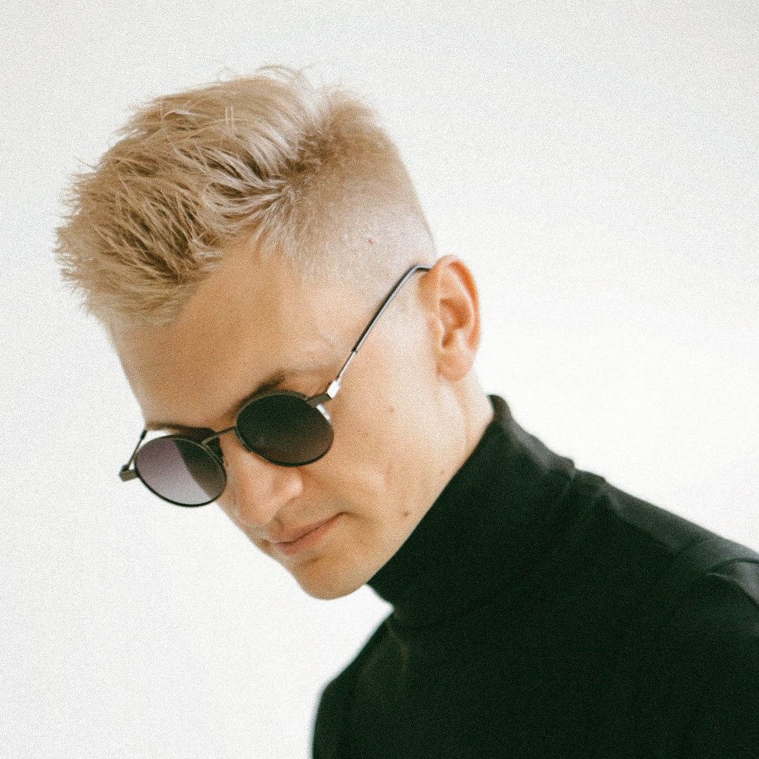 Контакты. Павел Померанцев