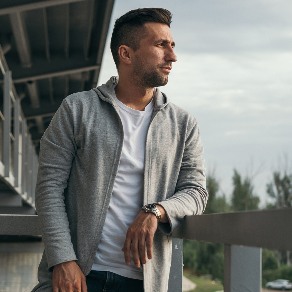 Контакты коммерческого фотографа Ивана Марта. Бизнес портрет Аэросъемка Интерьерная съемка Тюмень