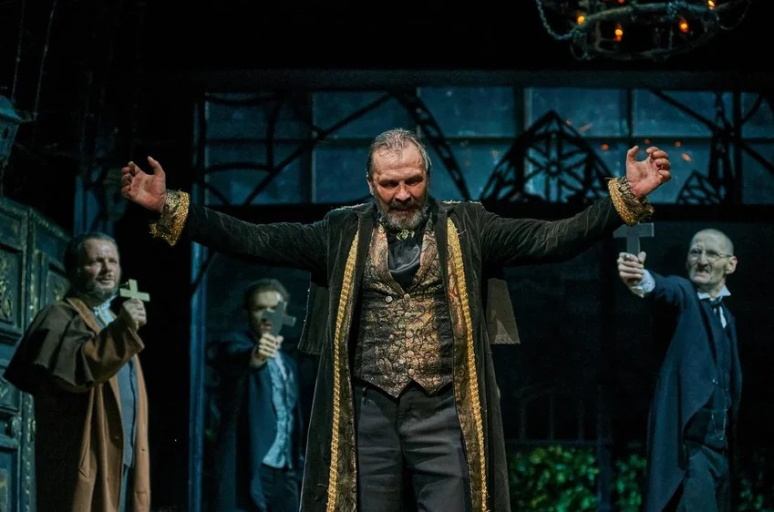 Нестареющий «Дракула» в театре «У Моста». Журнал о самом особенном. Пермь и Пермский край