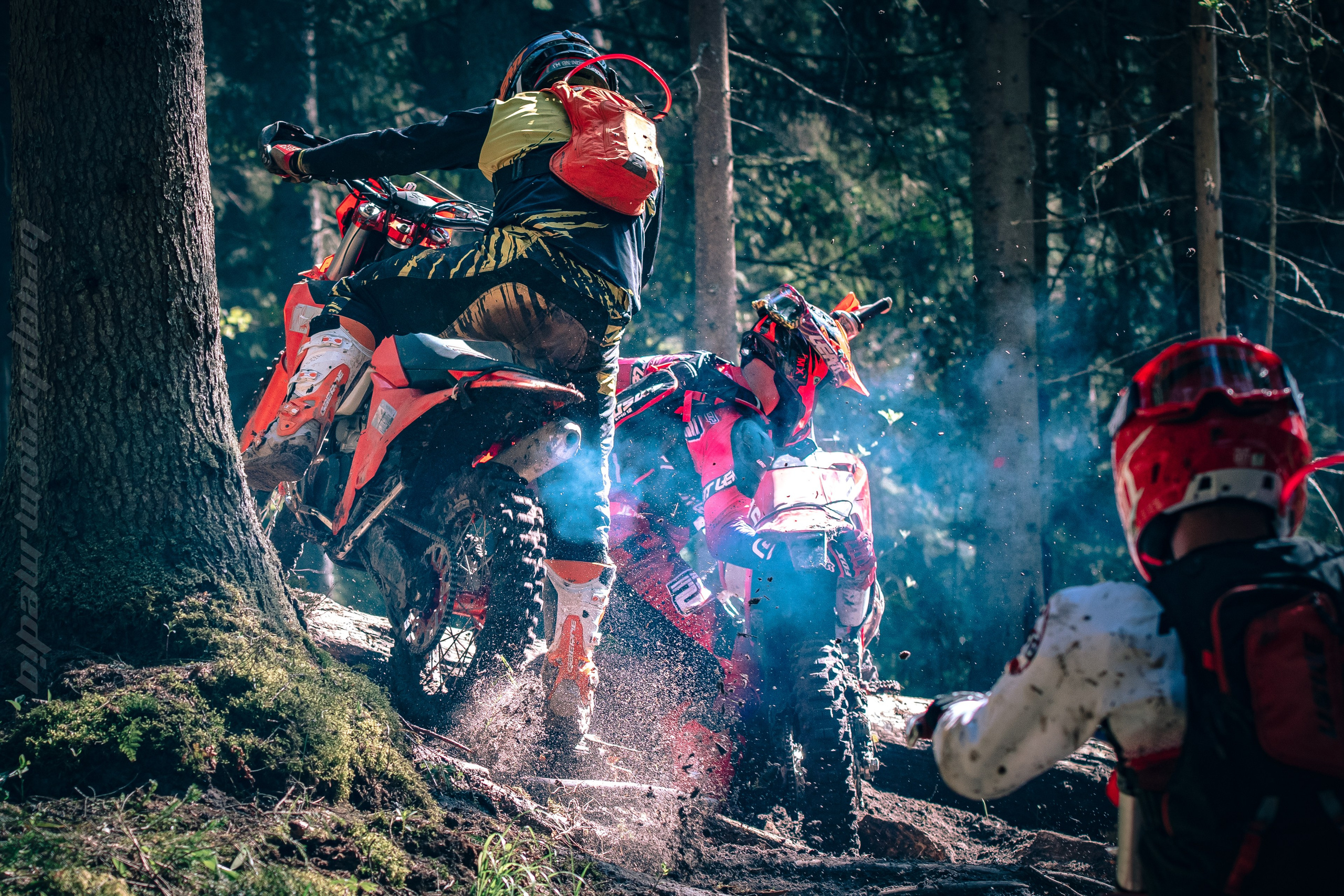 CountryCross. BraapBroom Media Group