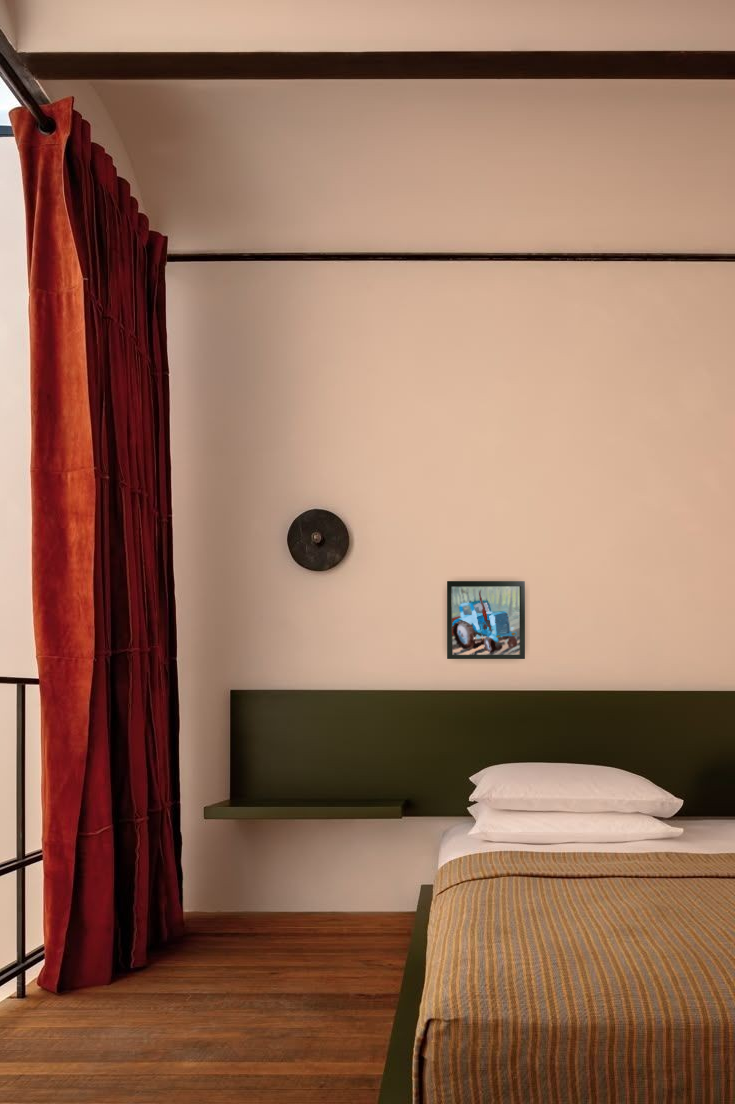 Игорь Гольцев «Трактор Коли». Декор для дома