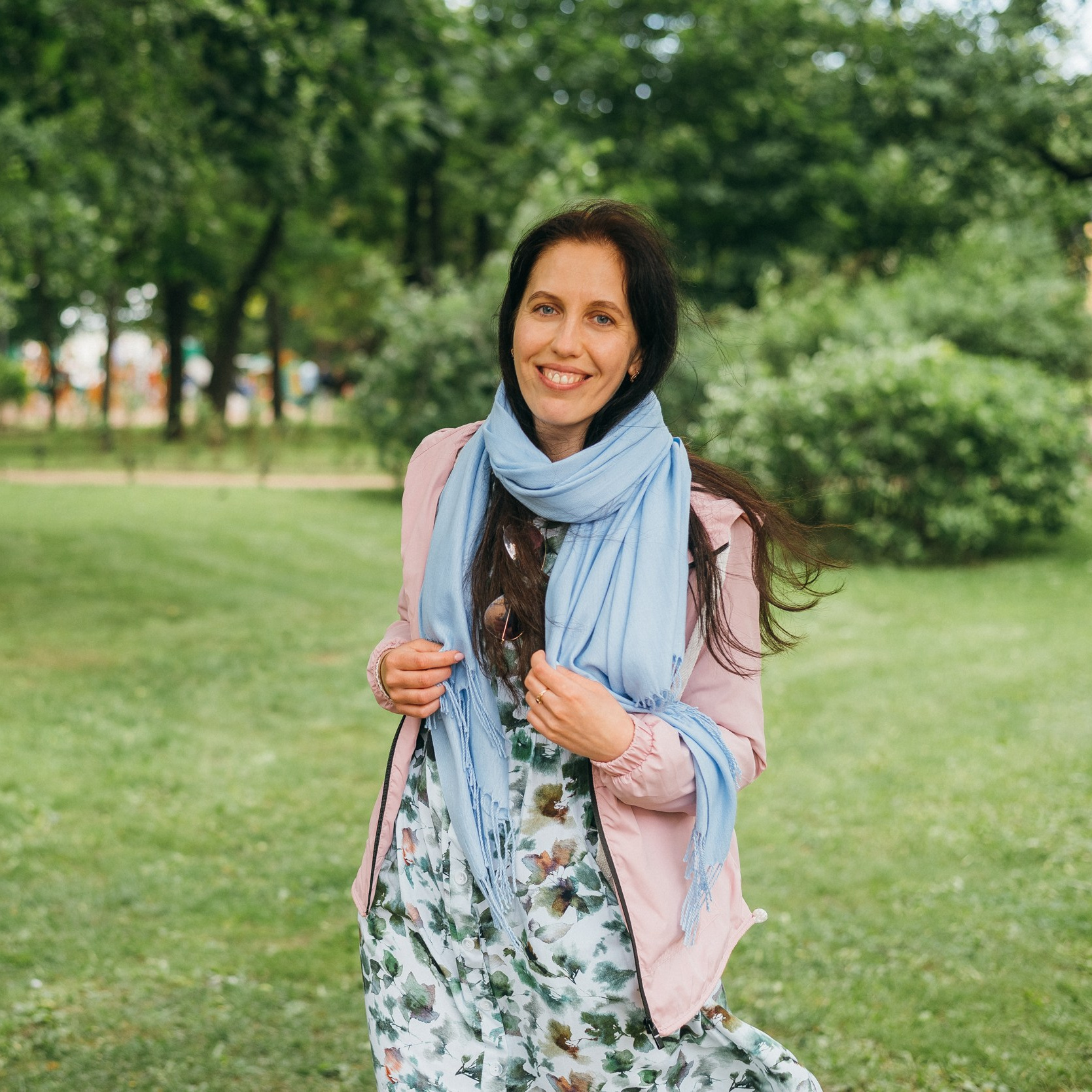 Меня зовут Галина Скурихина. Я фотограф на венчание, крещение, семейный, детский фотограф в Иваново. Верстаю фотокниги.