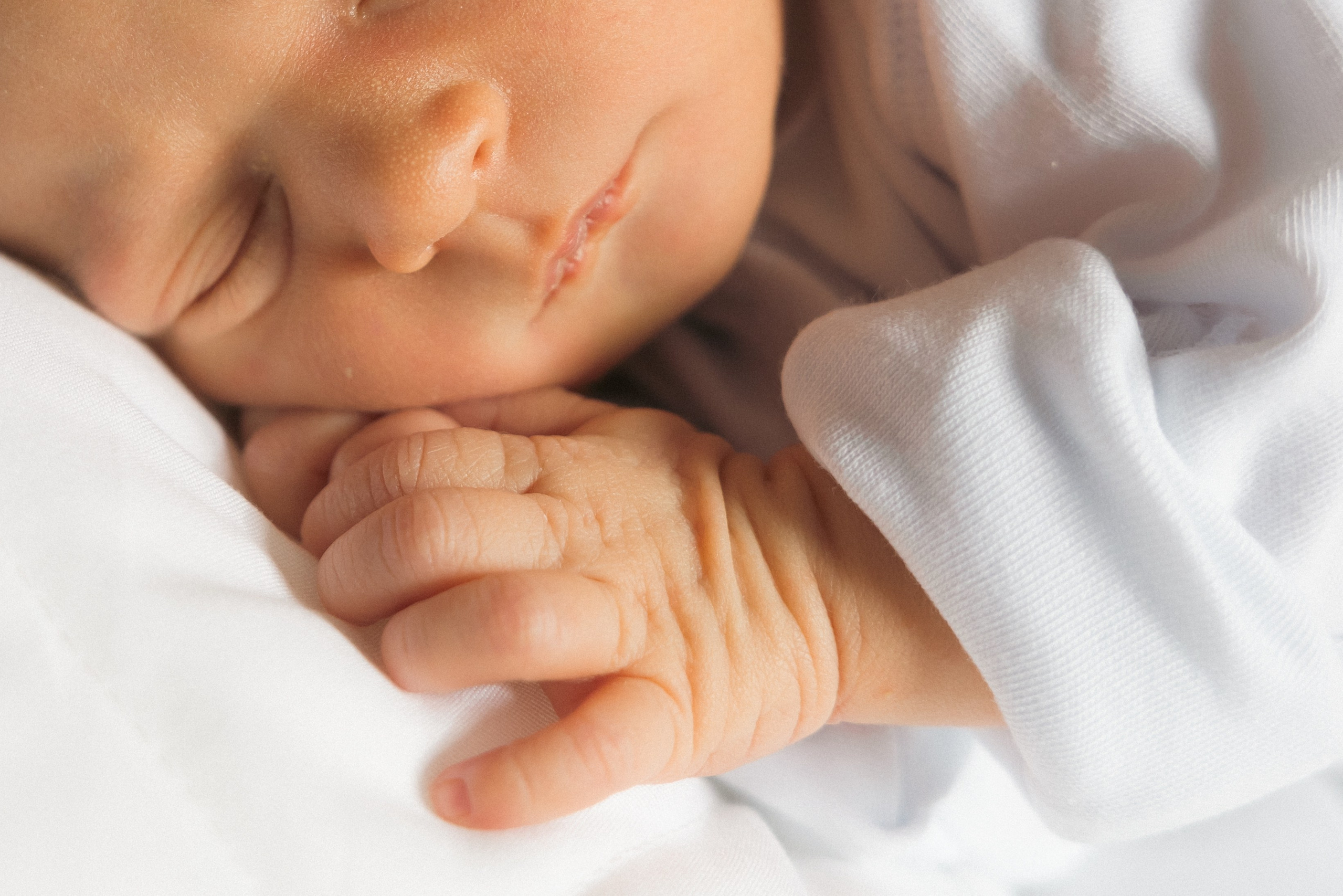 Фото выписки — заказать фотографа на выписку из роддома в Москве. Фотографы на роды в Москве. Фото и видео родов. Фотопроект «Продолжение рода»