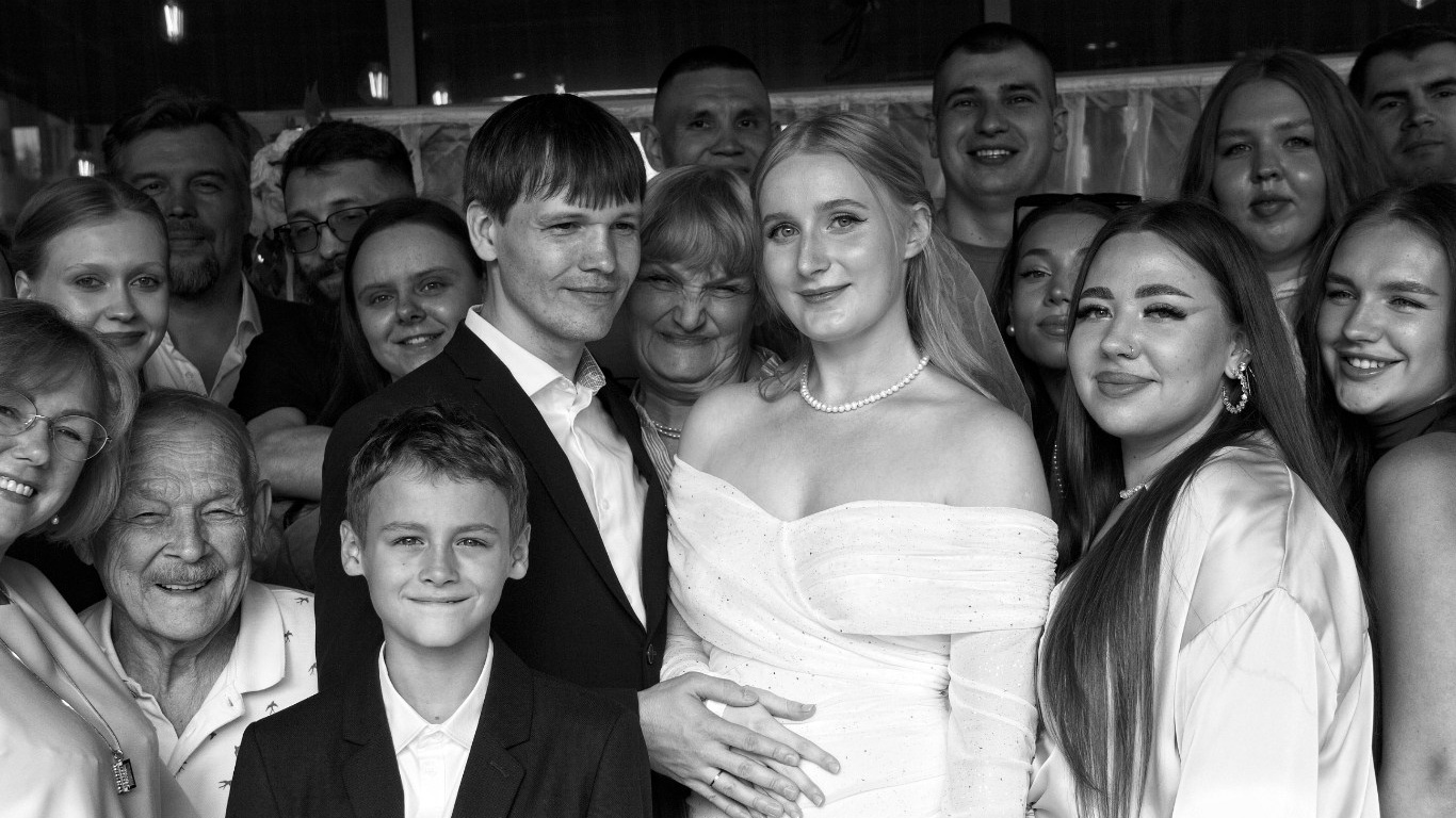 «Эмоциональные свадебные фотографии с акцентом на детали и атмосферу»