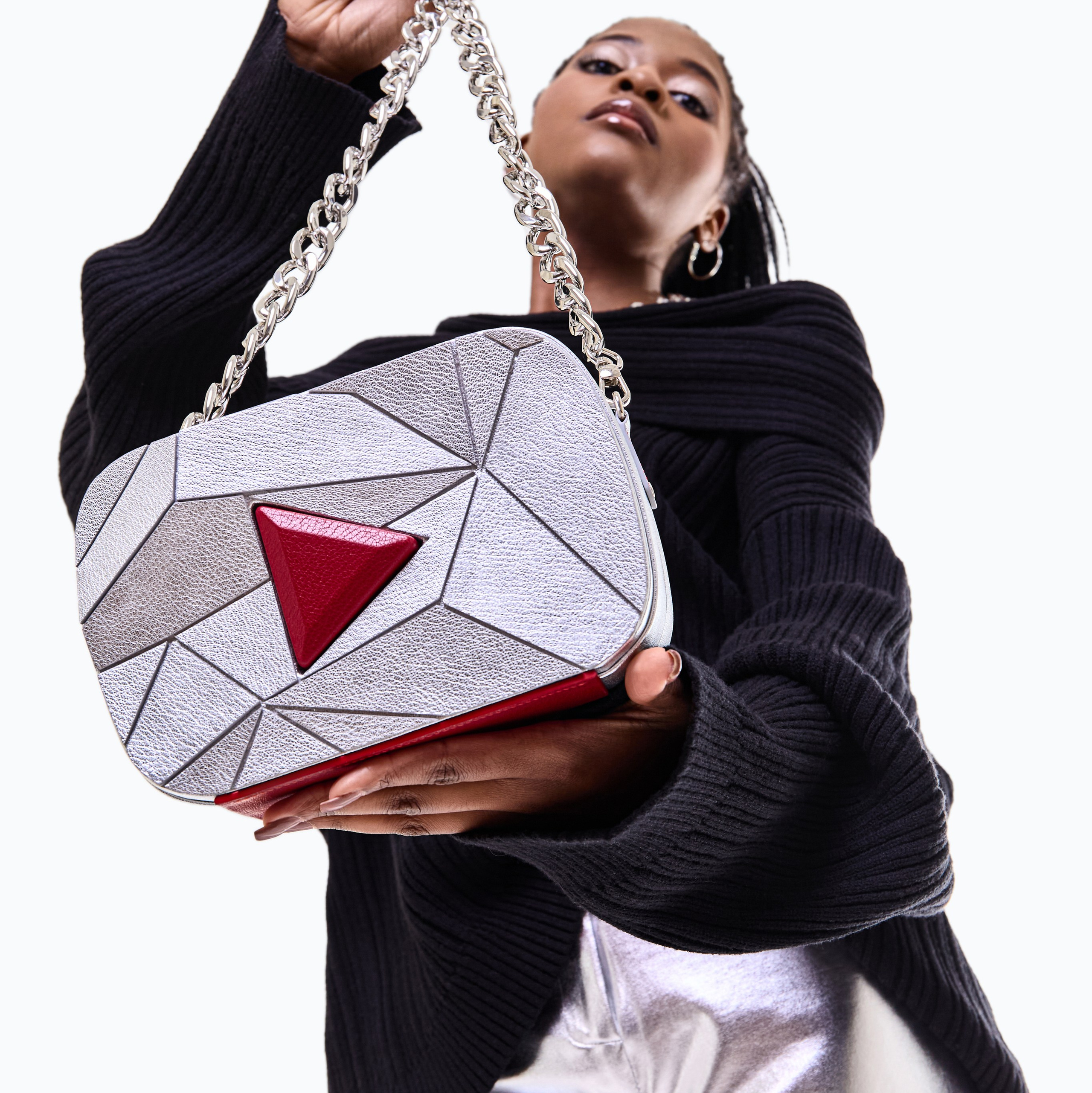 О бренде OVER SKILL. Частный мастер — дизайнер по созданию аксессуаров из кожи Олег Шарыгин