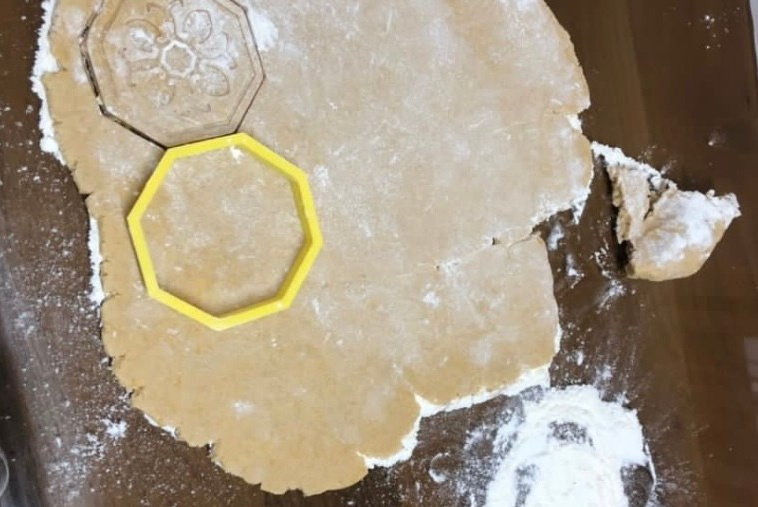 Форма для печенья № 3. Метлахская плитка парадных Санкт-Петербурга