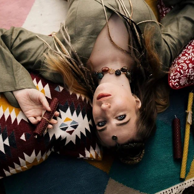 Контакты. Свечи из вощины для практик