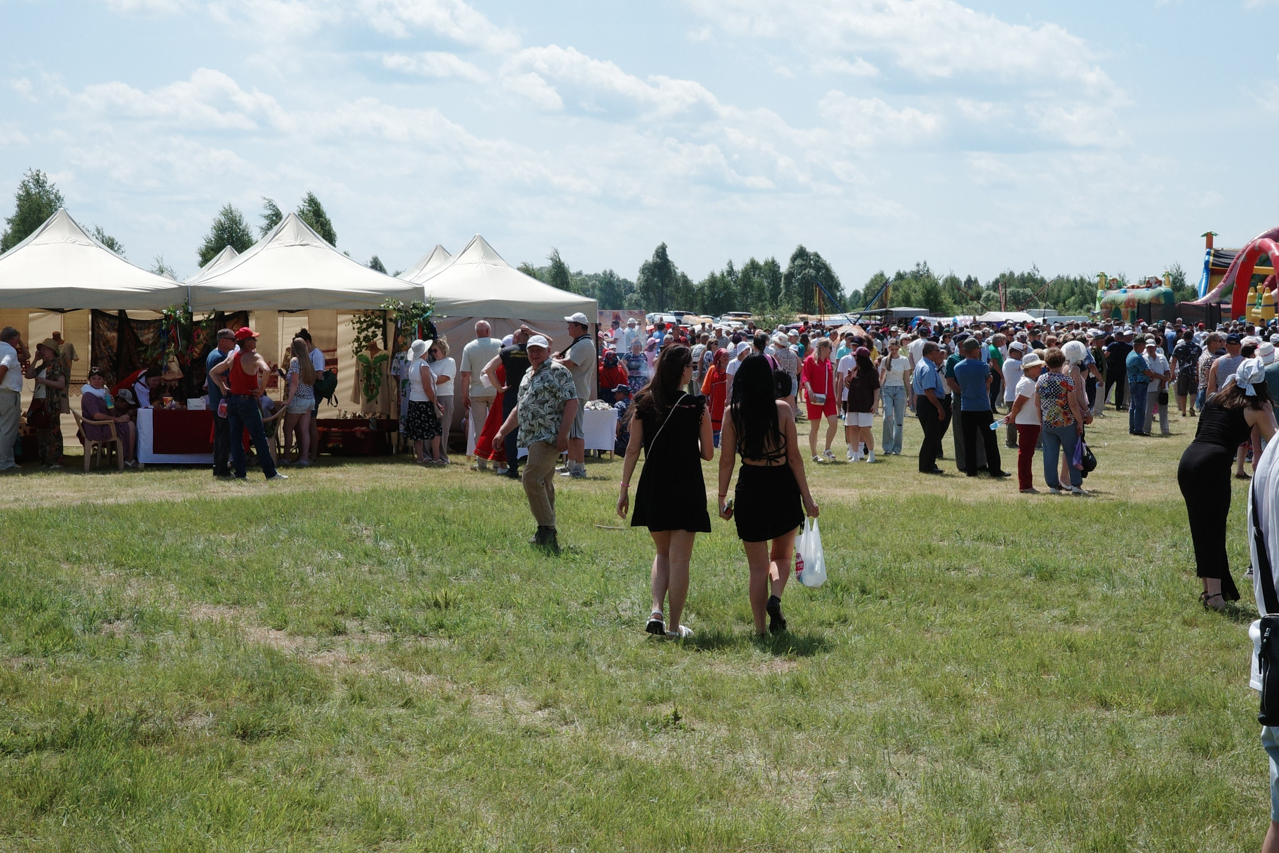 Акша Келу: Белая Берёза на берегу реки Вад — фотопрогулка по фестивалю. Проект «Фотокладовка»: блог уличной фотографии в формате street photo