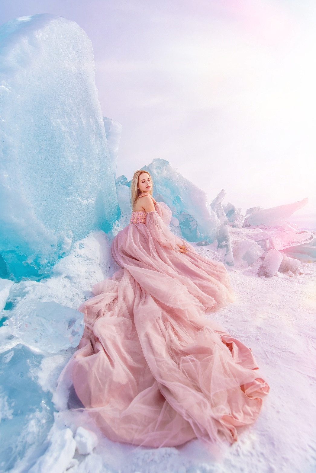 Фотосессия на Байкале в розовом платье