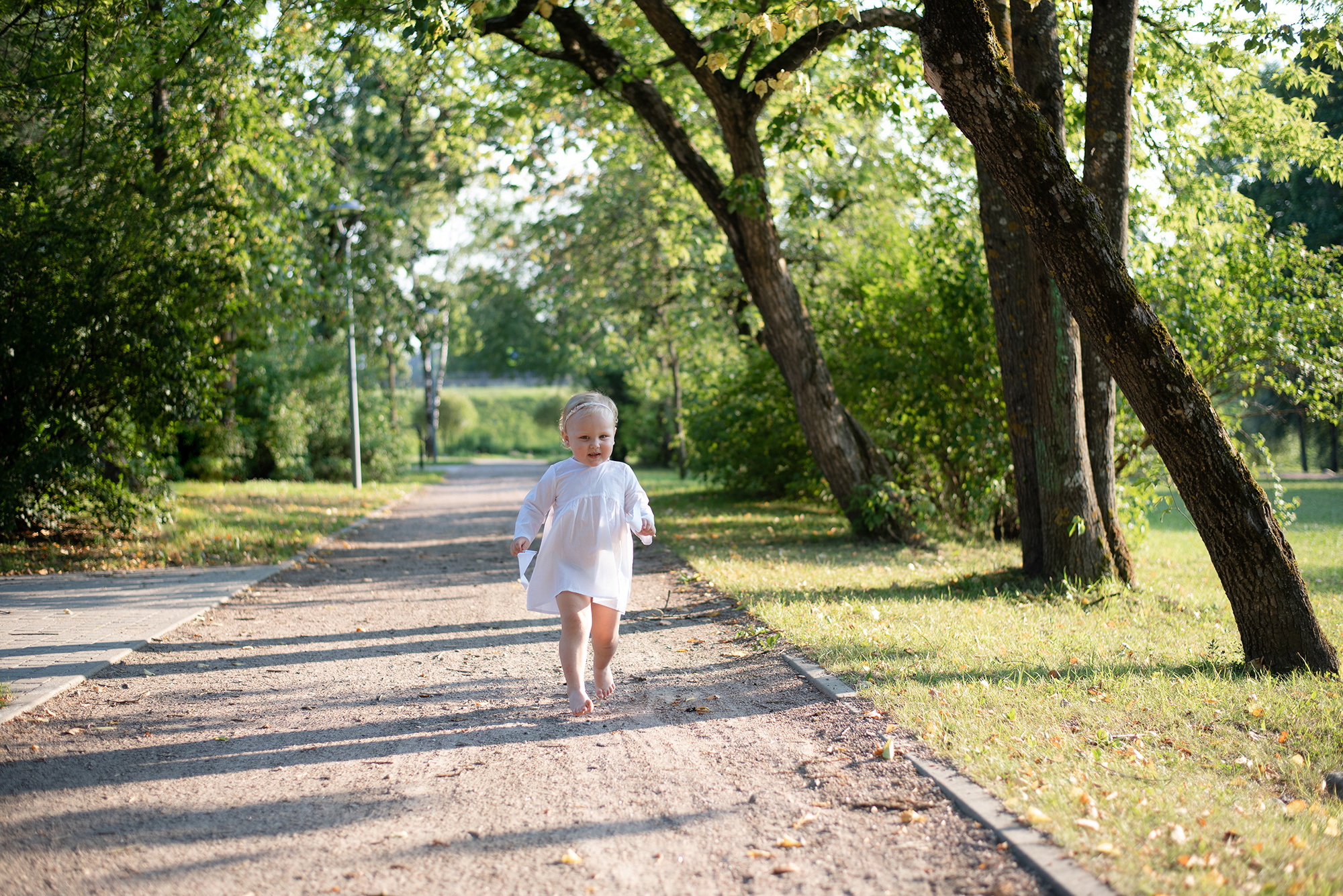 Фотосессия в парке для девочки. Фотограф новорожденных , семейный и  детский фотограф в Пскове Иванова