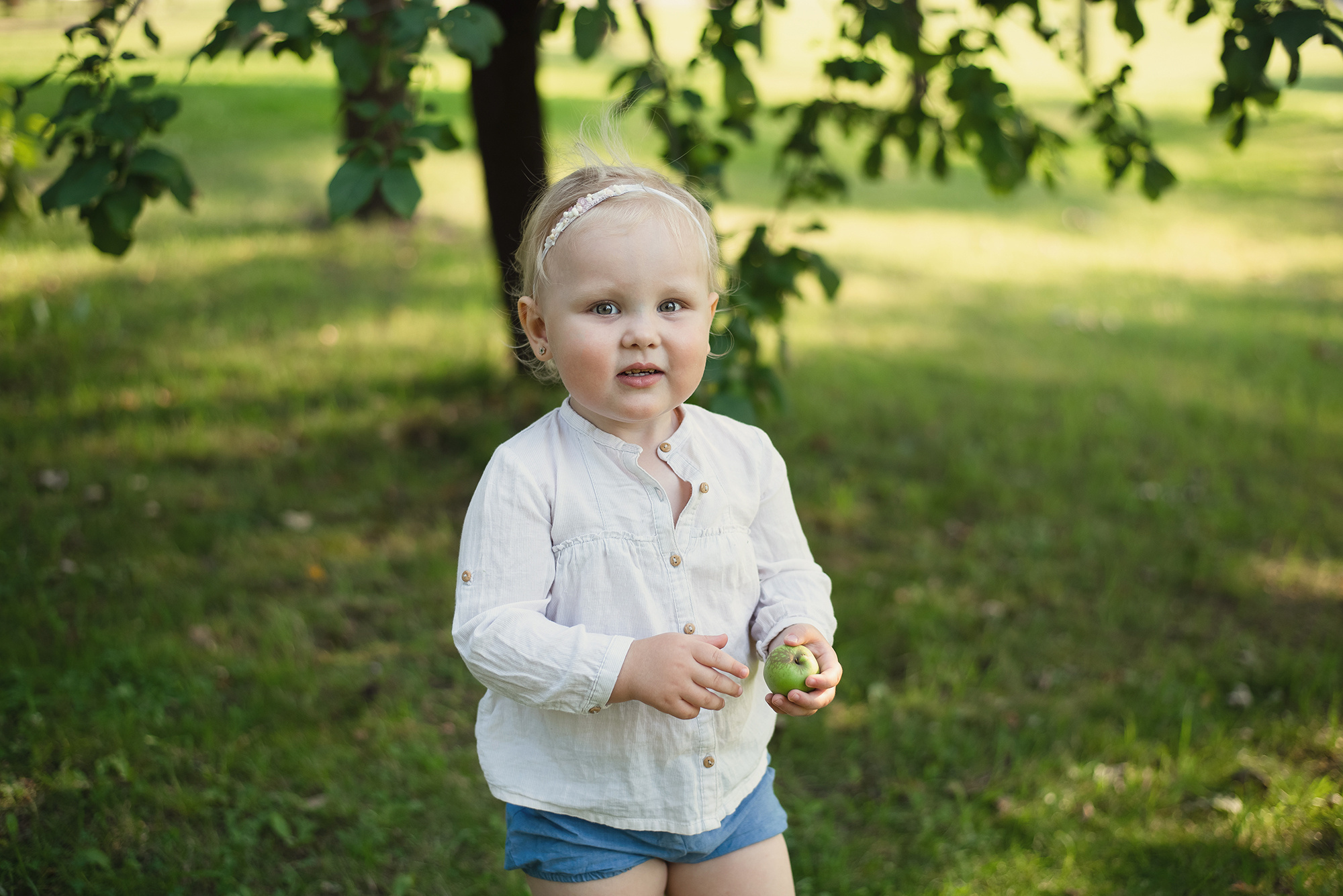 Фотосессия в парке для девочки. Фотограф новорожденных , семейный и  детский фотограф в Пскове Иванова