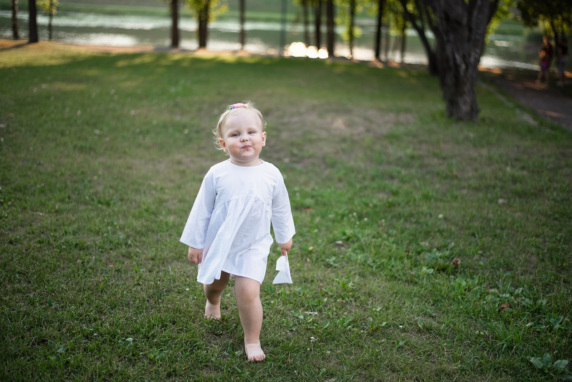 Фотосессия в парке для девочки. Фотограф новорожденных , семейный и  детский фотограф в Пскове Иванова