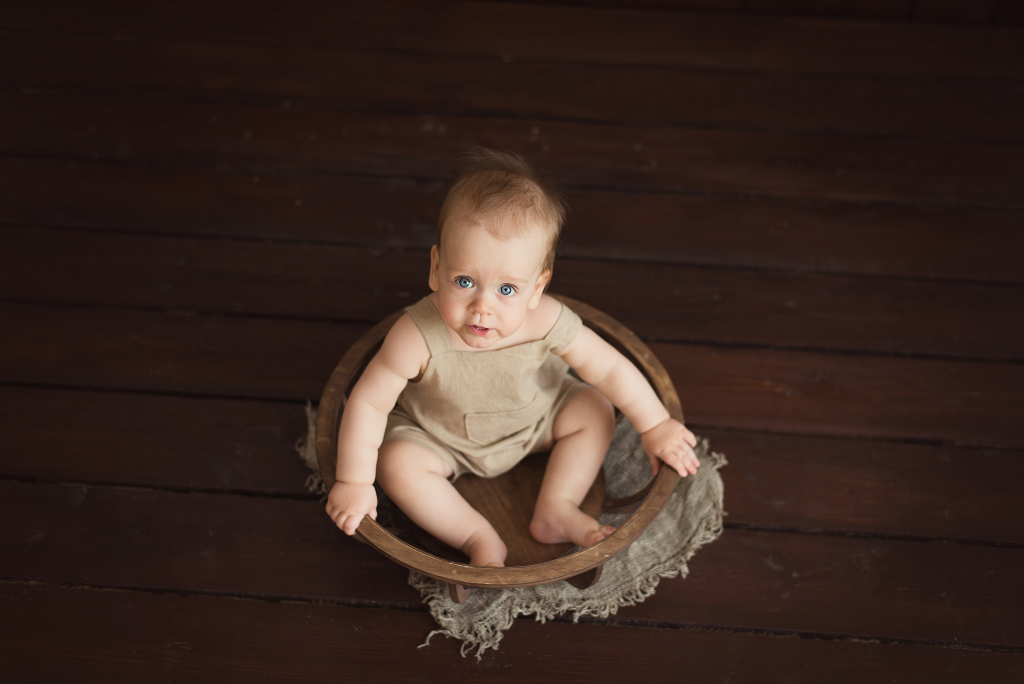 Фотосессия для мальчика в 10 месяцев. Фотограф новорожденных , семейный и  детский фотограф в Пскове Иванова