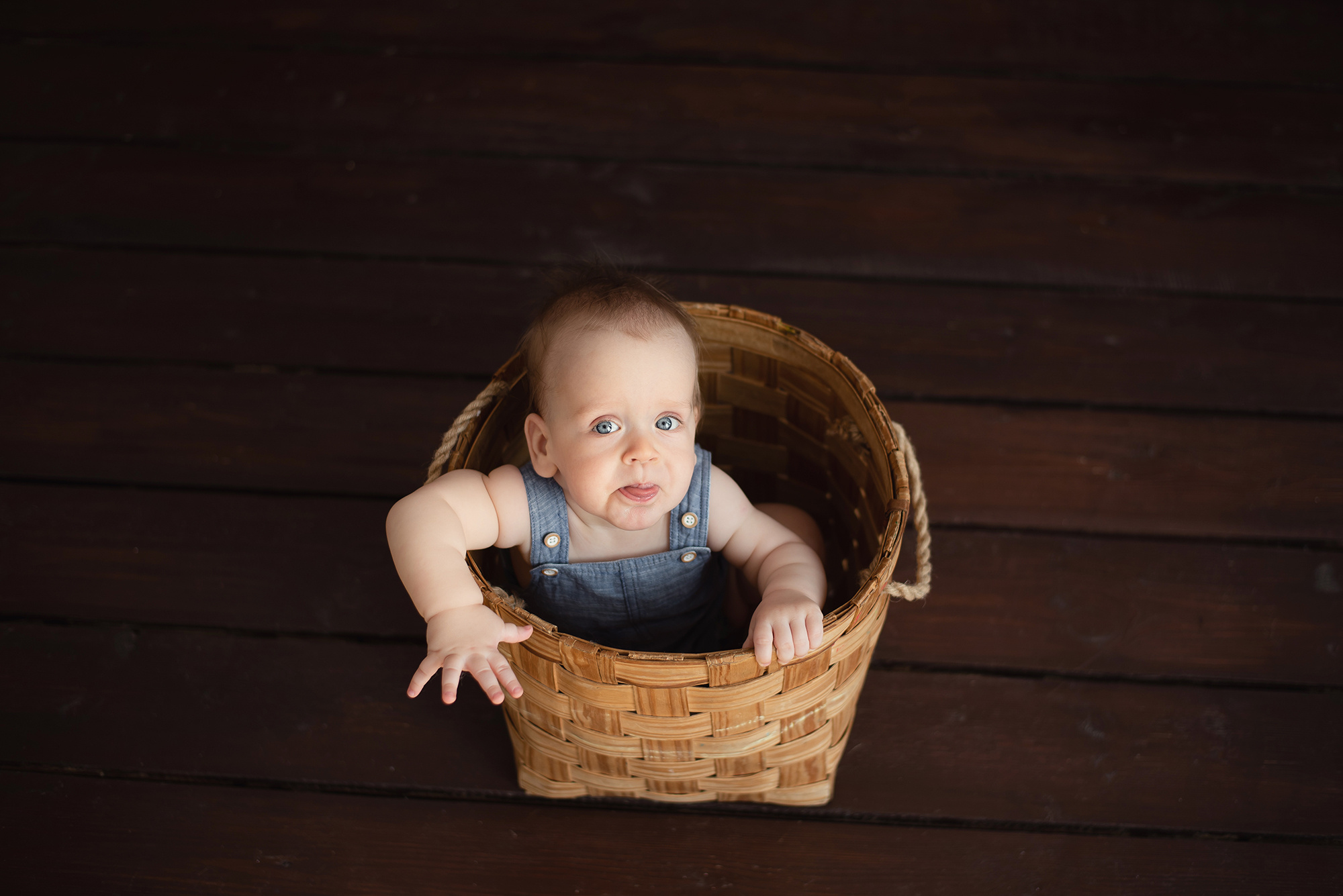 Фотосессия для мальчика в 10 месяцев. Фотограф новорожденных , семейный и  детский фотограф в Пскове Иванова