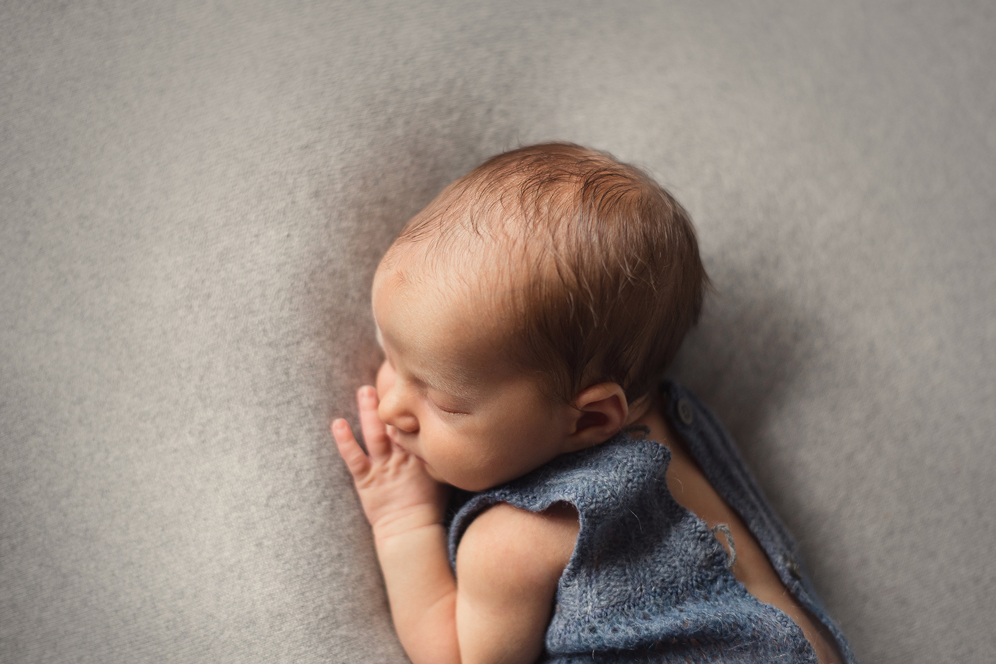 Фотосессия для новорожденного в Пскове. Фотограф новорожденных , семейный и детский фотограф в Пскове Иванова