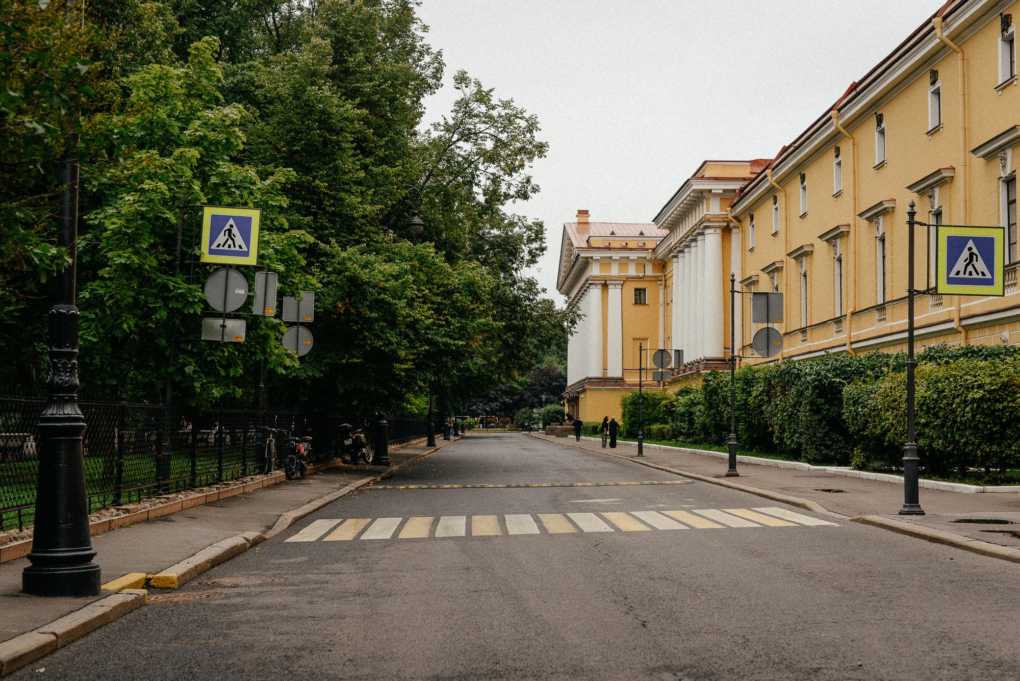 Свадебная фотосессия у Адмиралтейства в СПб: атмосферные кадры в центре