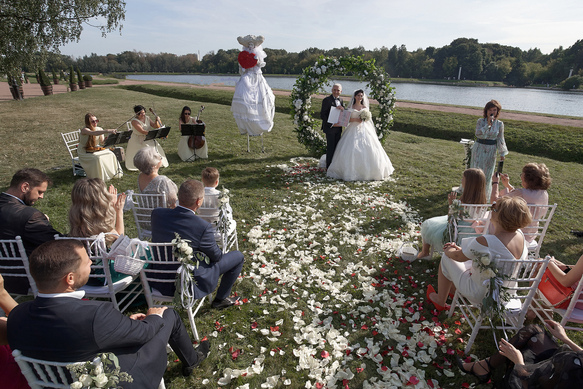 Как подать заявление в ЗАГС в 2025 году. Фотограф в Москве Сергей Гаварос