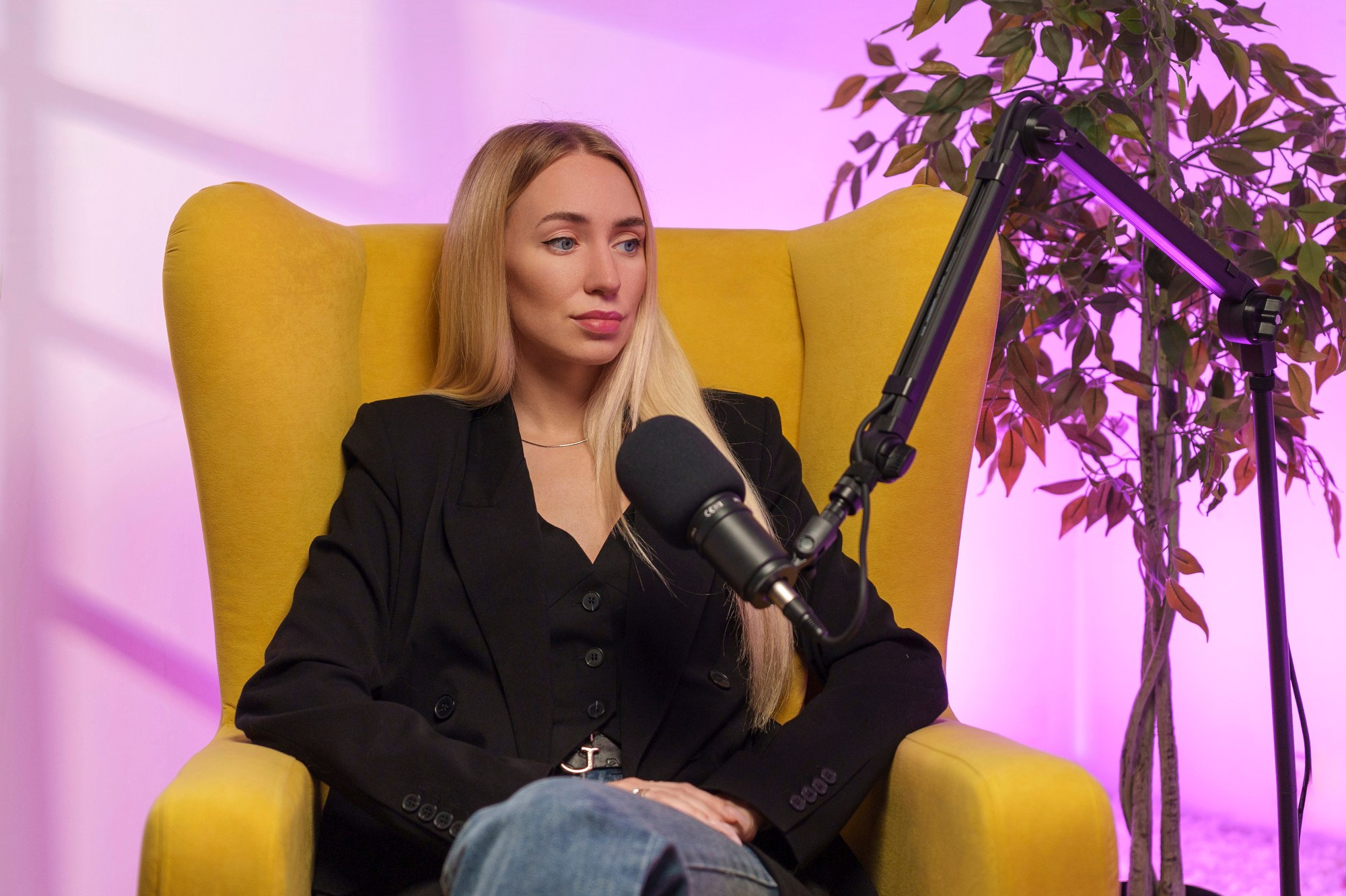 WHITE — готовые. Подкасты и прямые эфиры Сочи