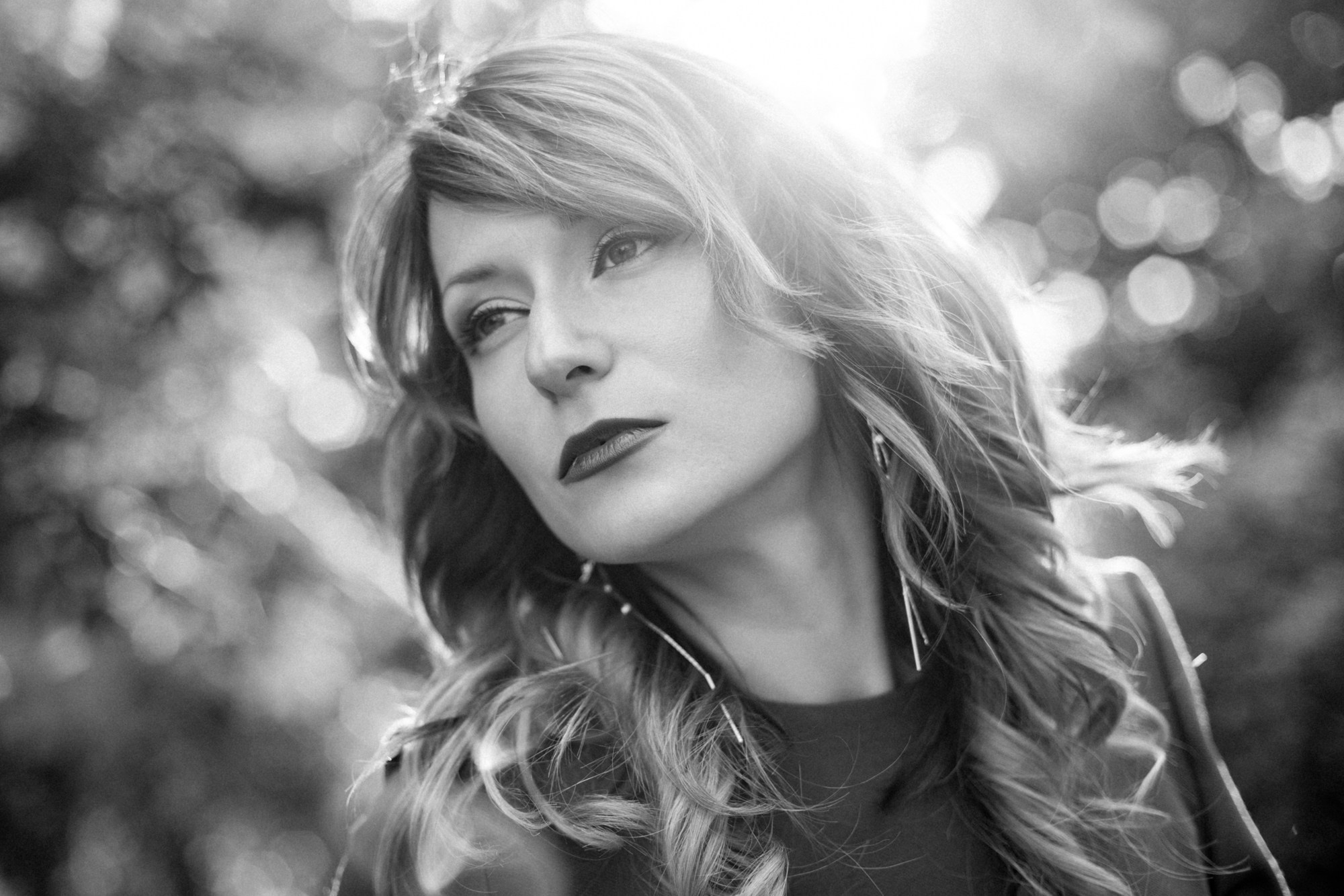 женский портрет чёрно-белый москва