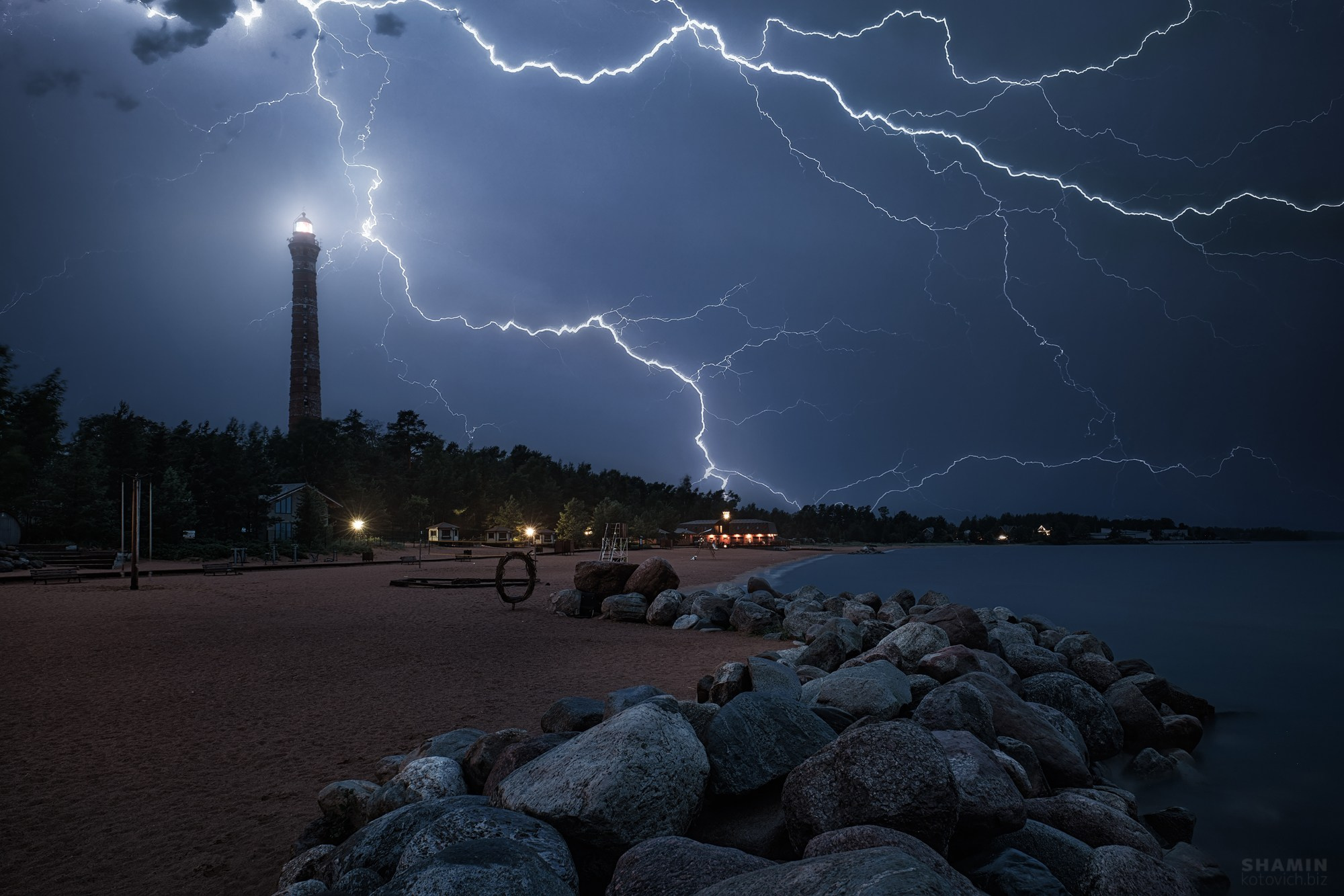 Съёмка молний. Фотограф Константин Шамин