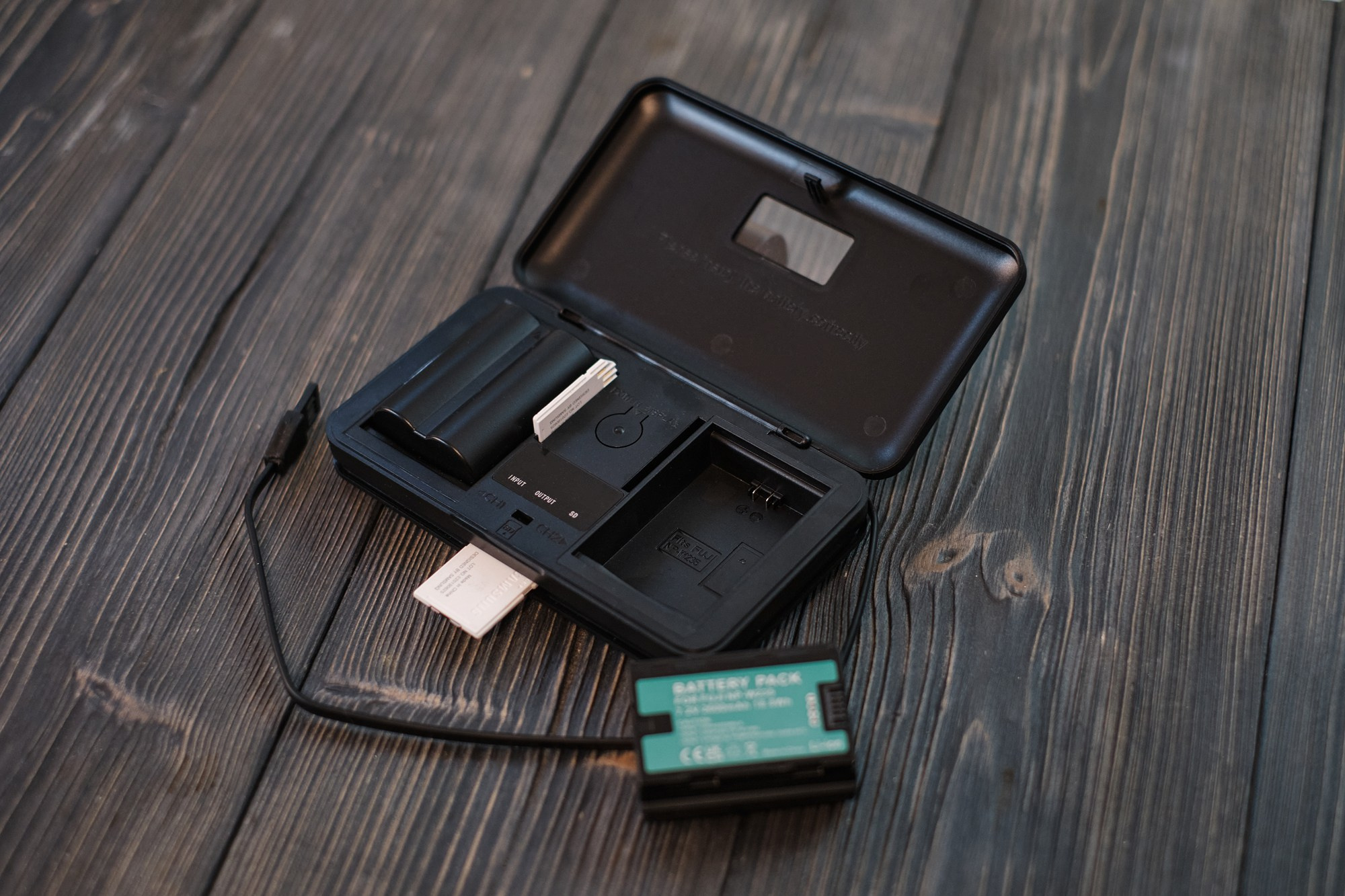 Тест аккумуляторов и зарядного устройства PALO. Фотограф Константин Шамин