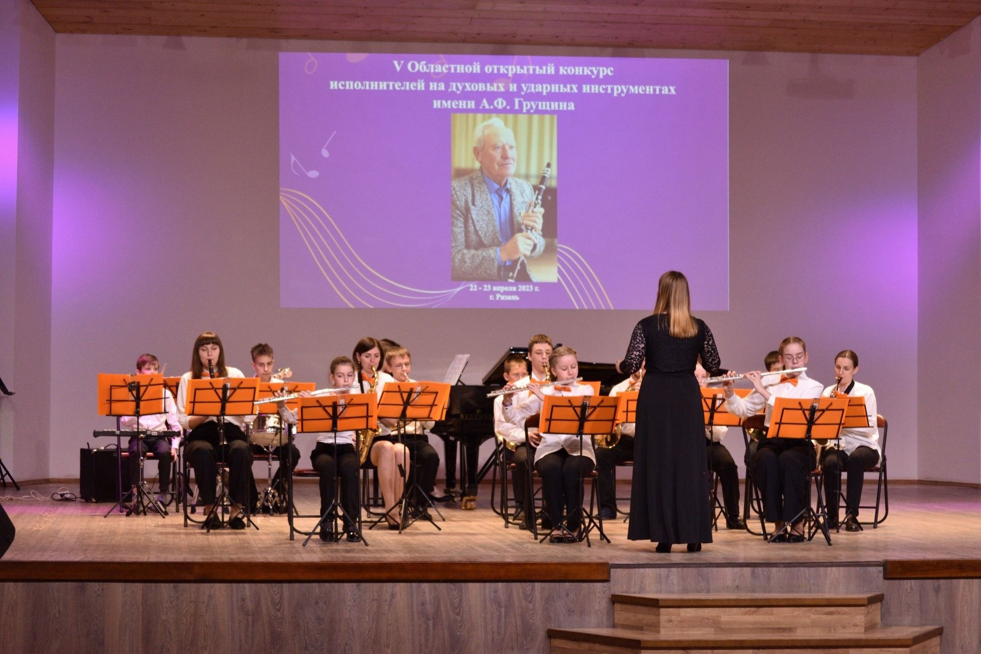 Фото выступлений и творческих вечеров.