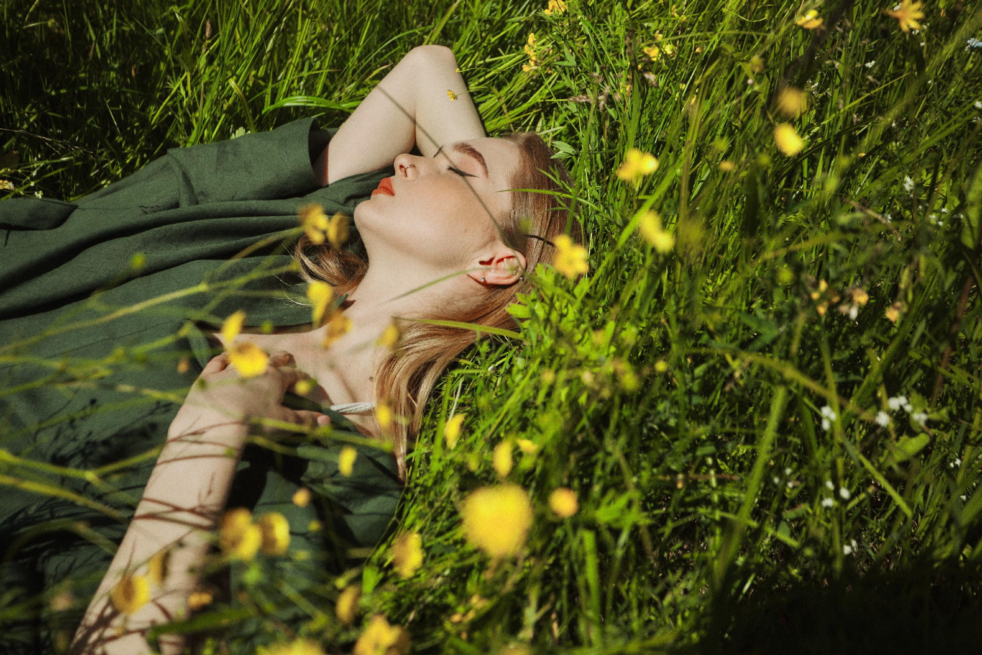 Портретная съёмка СИНИОКО в Павловске с Надеждой из ARLETTE MANAGEMENT. Одежда из Санкт-Петербурга СИНИОКО