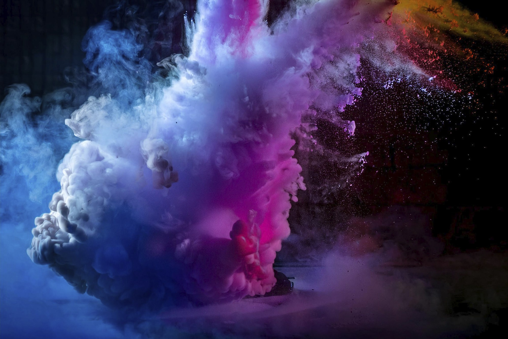 Создайте магию: Как запечатлеть потрясающие снимки с дымовыми бомбами!. Safronov Ivan — a portrait photographer in Moscow