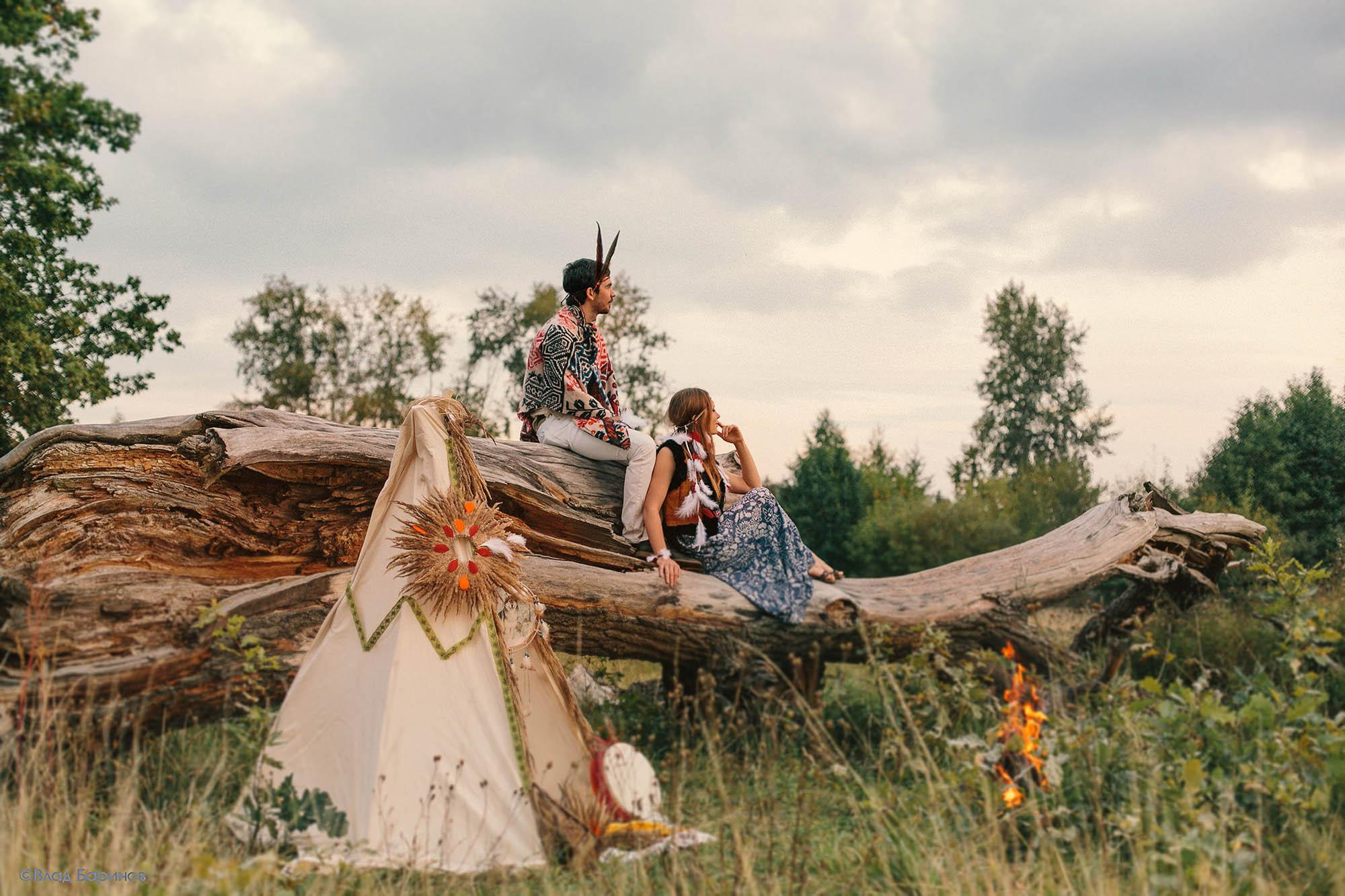 Фотосессия для пар в стиле индейцев