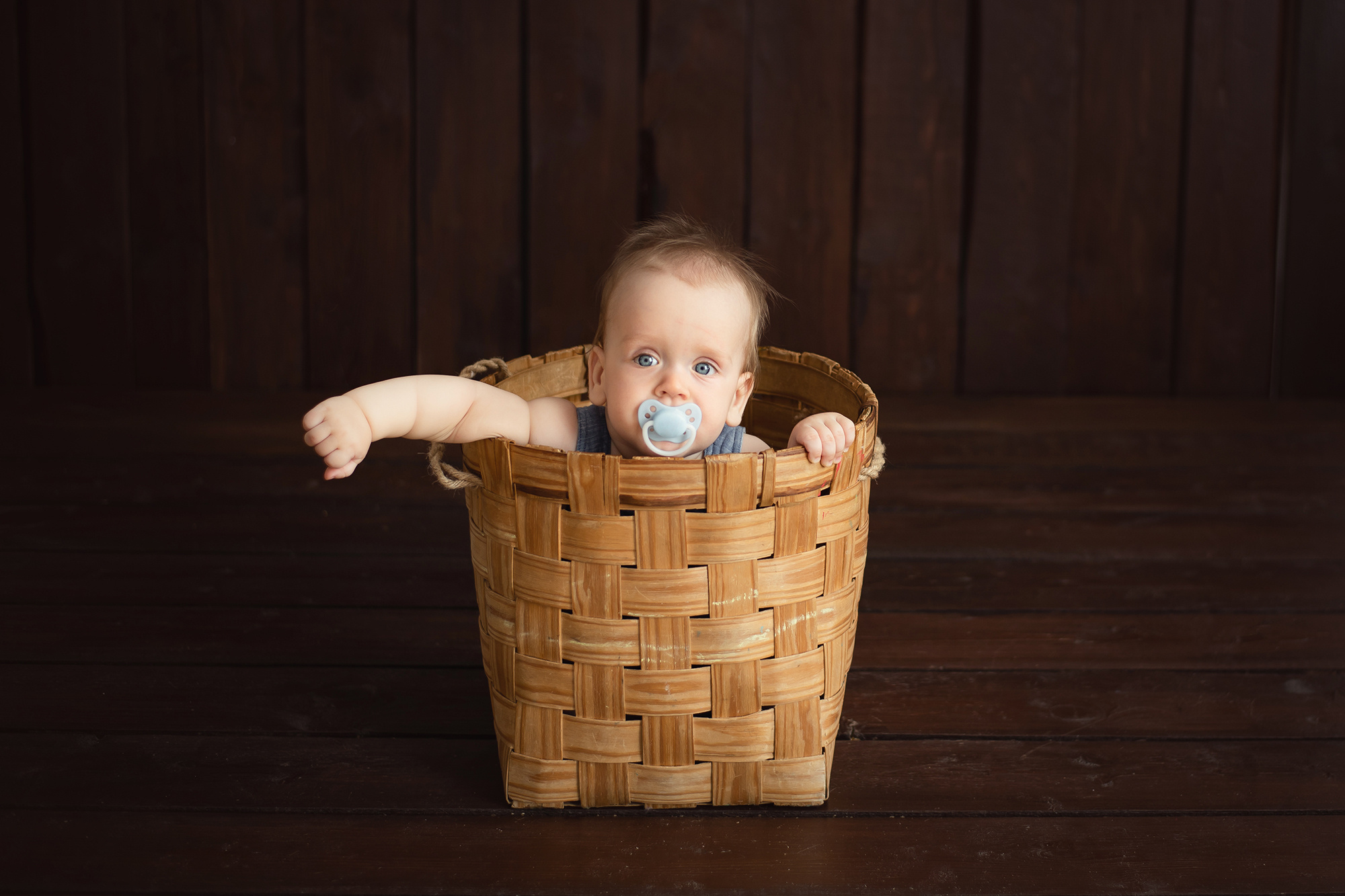 Фотосессия для мальчика в 10 месяцев. Фотограф новорожденных , семейный и  детский фотограф в Пскове Иванова