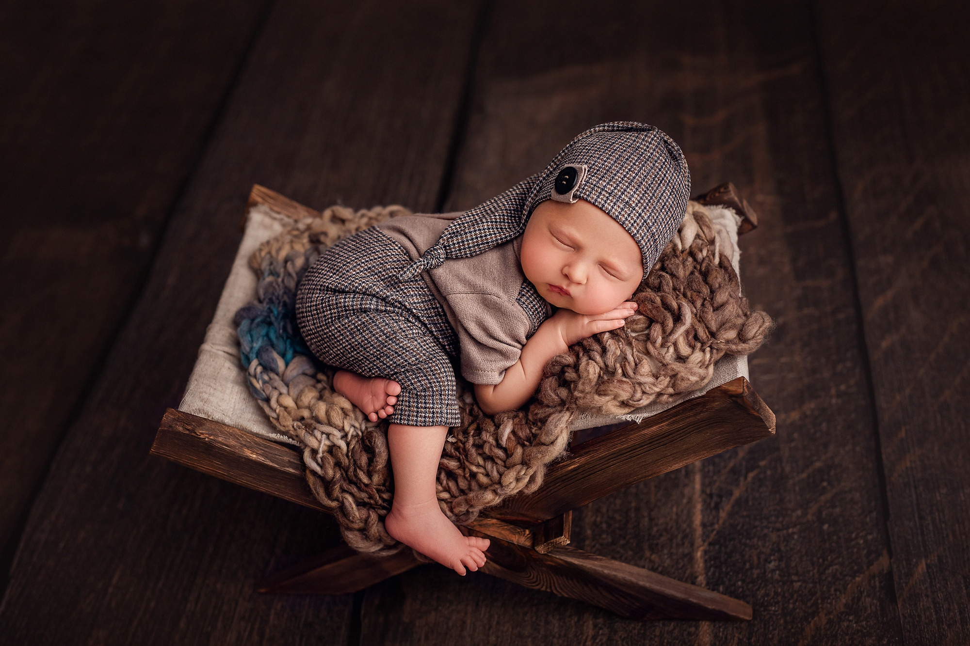 Фотосессия новорожденного дома