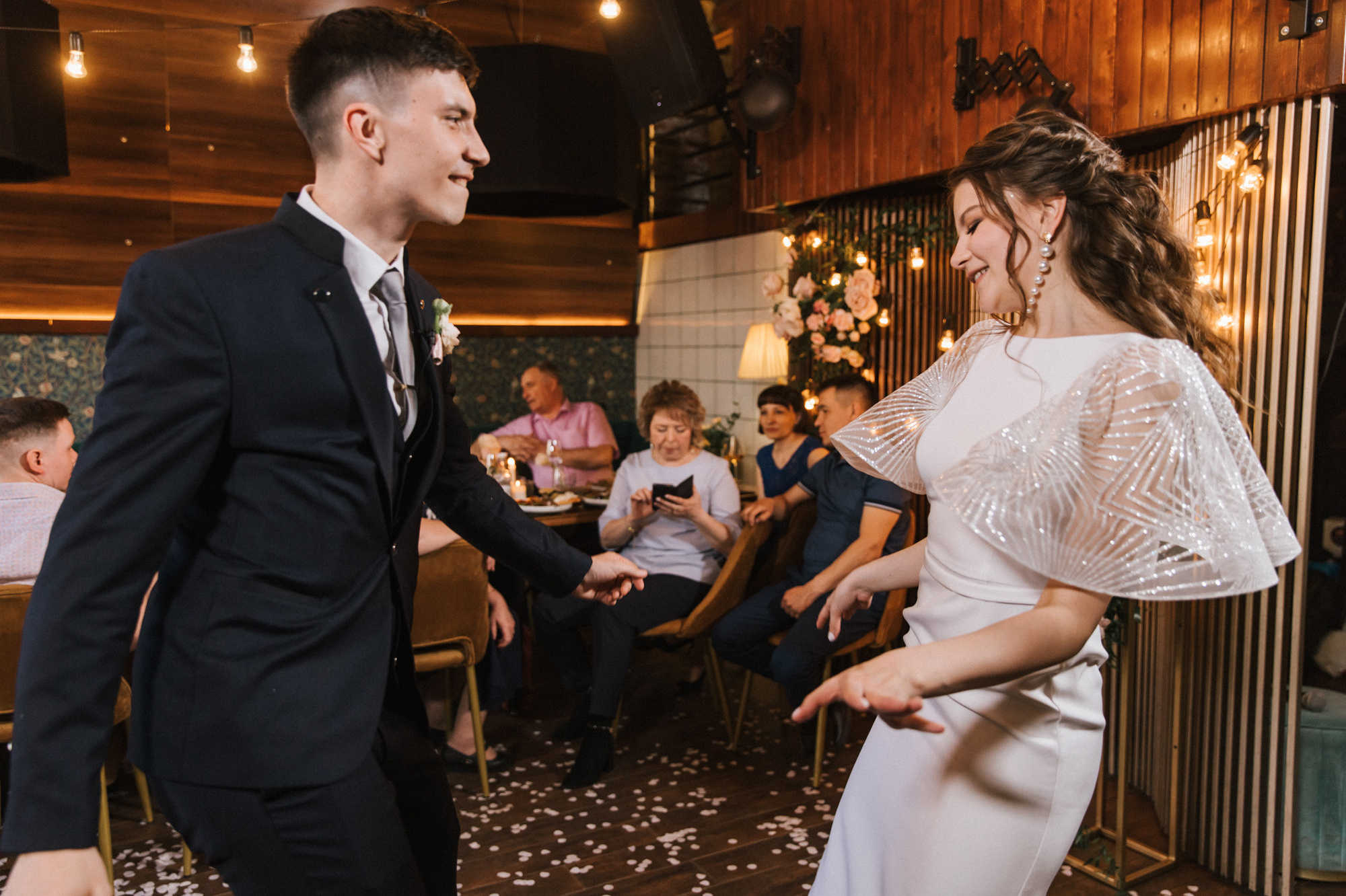 Камерная свадьба Артёма и Софьи. Свадебный организатор в Чите Елена Супонова