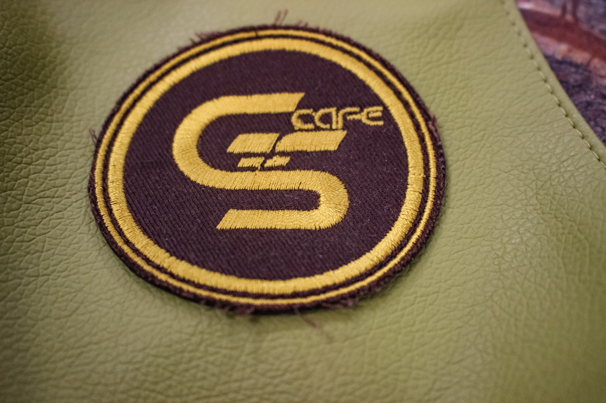 Логотип и фирменный стиль кафе GOLD&SILVER Сочи. Интерьерный дизайнер в Сочи Поплавская Татьяна. Проектирование интерьеров и организация процесса ремонта