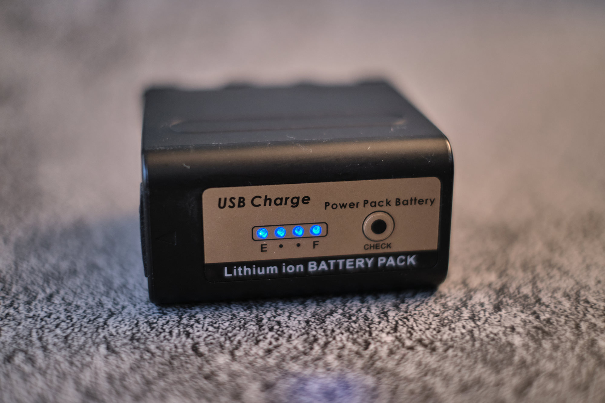 Внешнее питание для камеры. Фотограф Константин Шамин