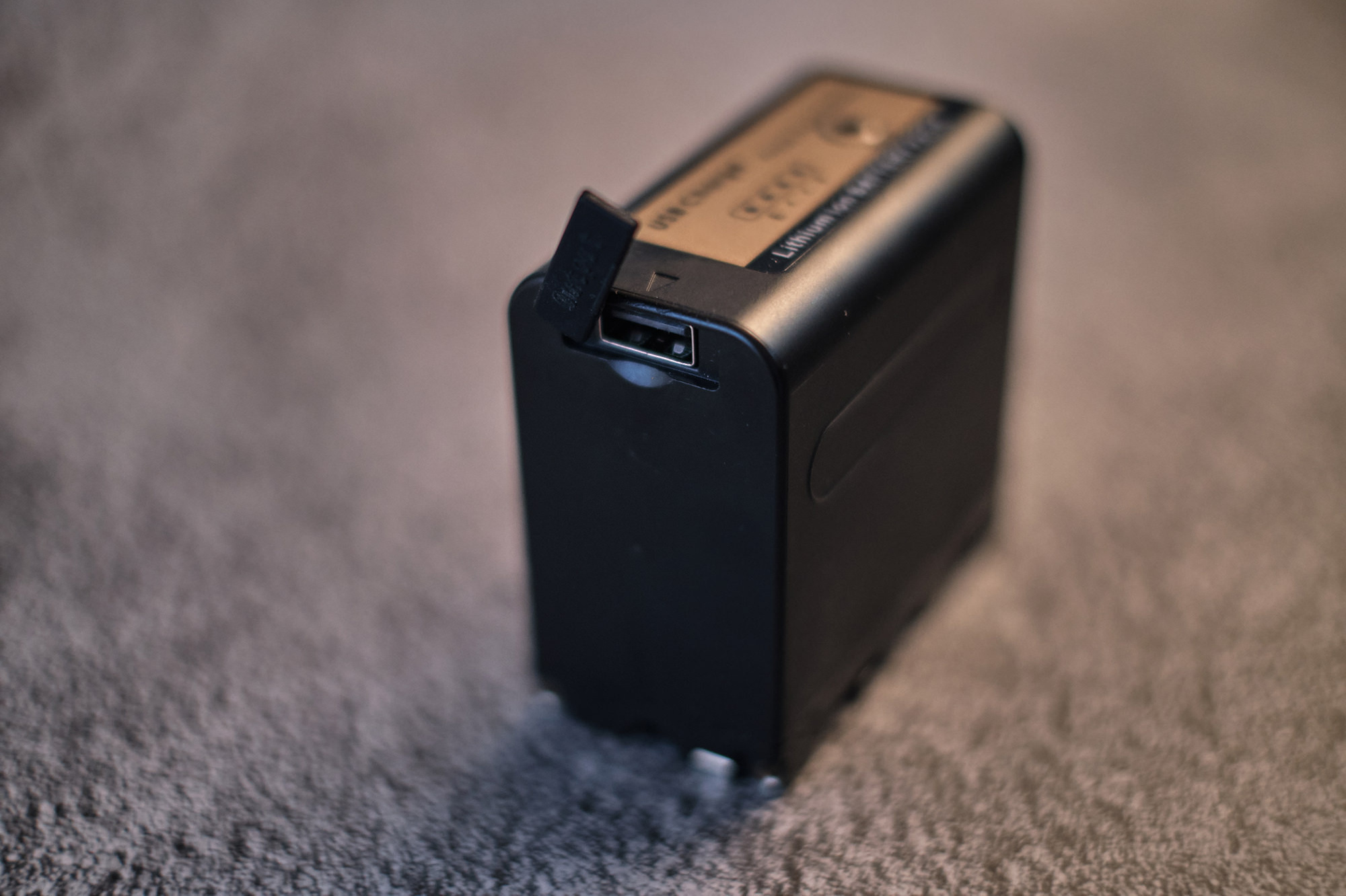 Внешнее питание для камеры. Фотограф Константин Шамин