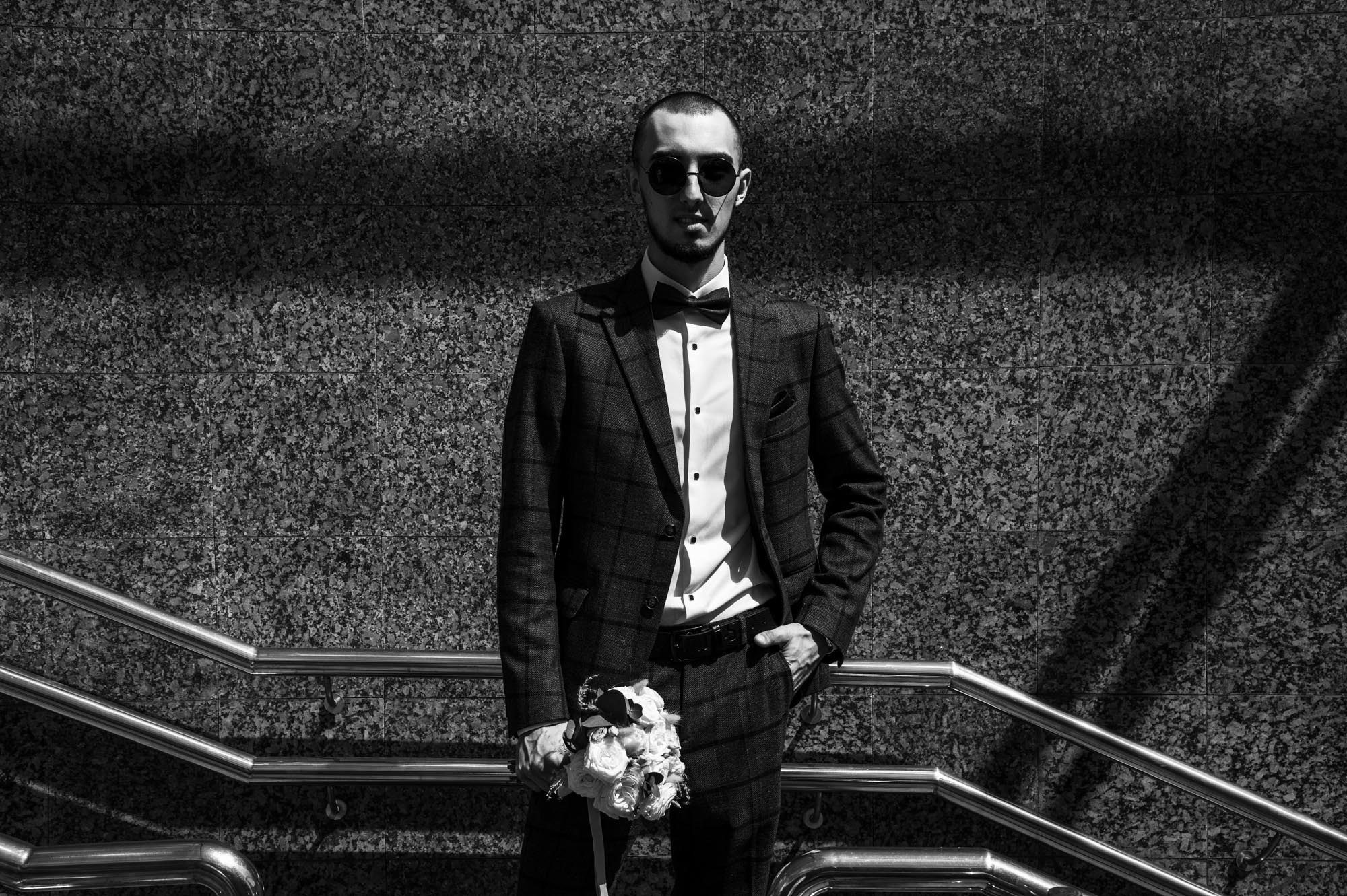 Съемка женихов: мужественность и простота в кадре. Свадебный и портретный фотограф в Омске Матвей Краузе